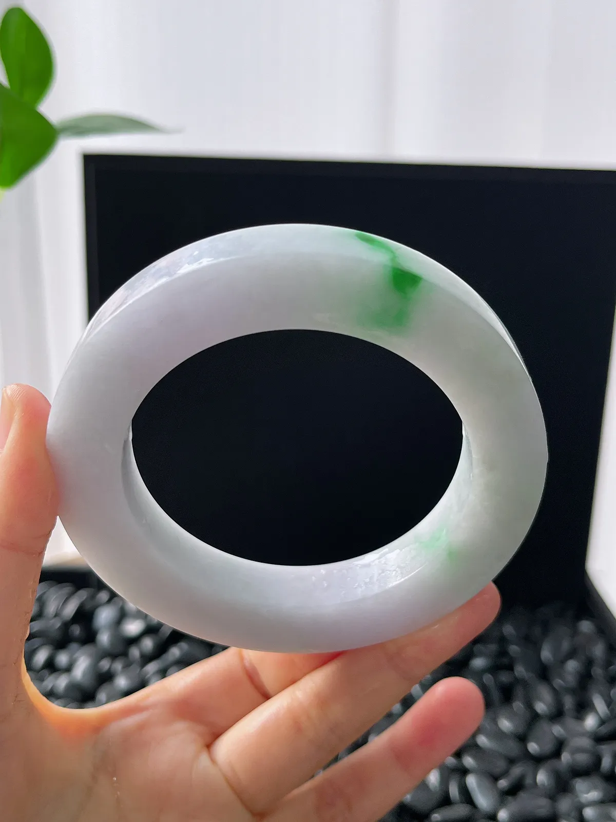 翡翠镯饼，⭕️正圈最大做70，圆条最大做66；最小做60.7