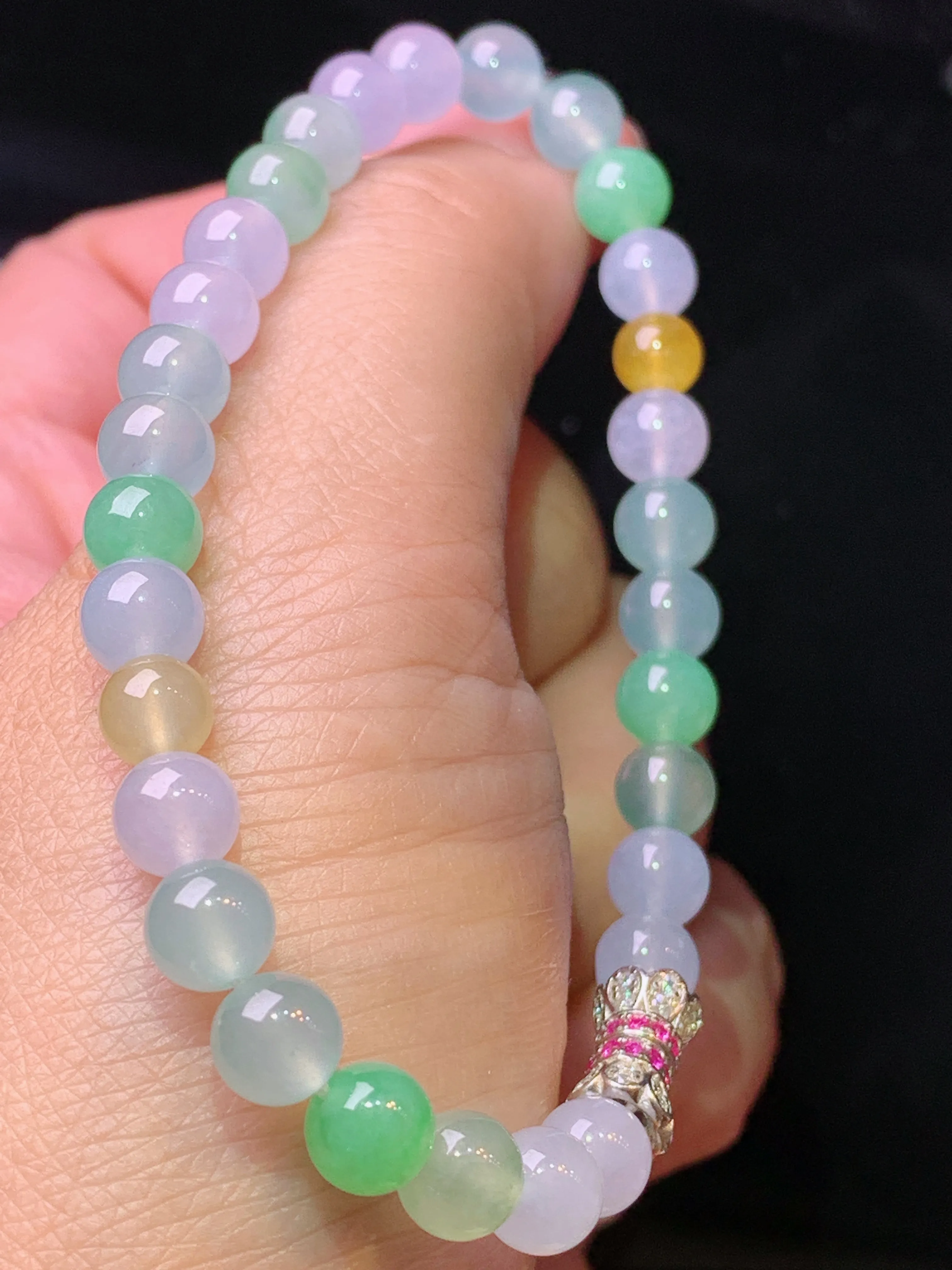 多彩圆珠手链 玉质细腻 色泽清新艳丽 整体尺寸6