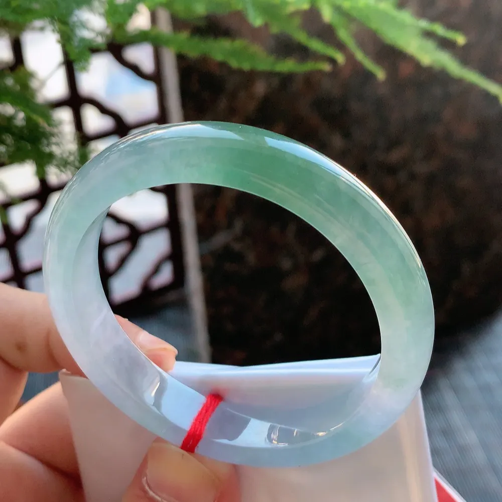 正圈冰玻绿淡淡紫 无瑕 尺寸:53.6/11.3/7.7 种色兼备