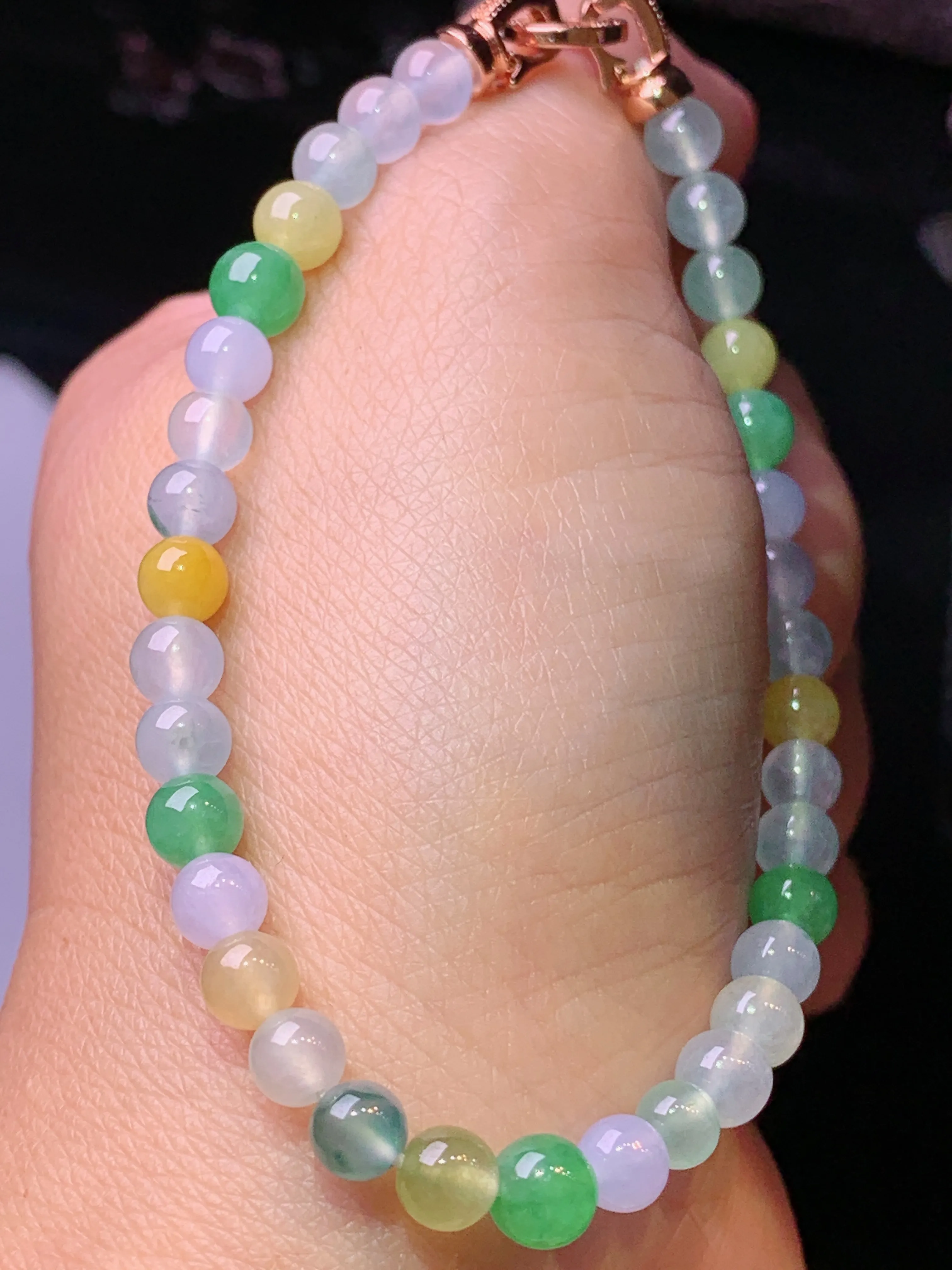 多彩圆珠手链 玉质细腻 色泽清新艳丽 整体尺寸5