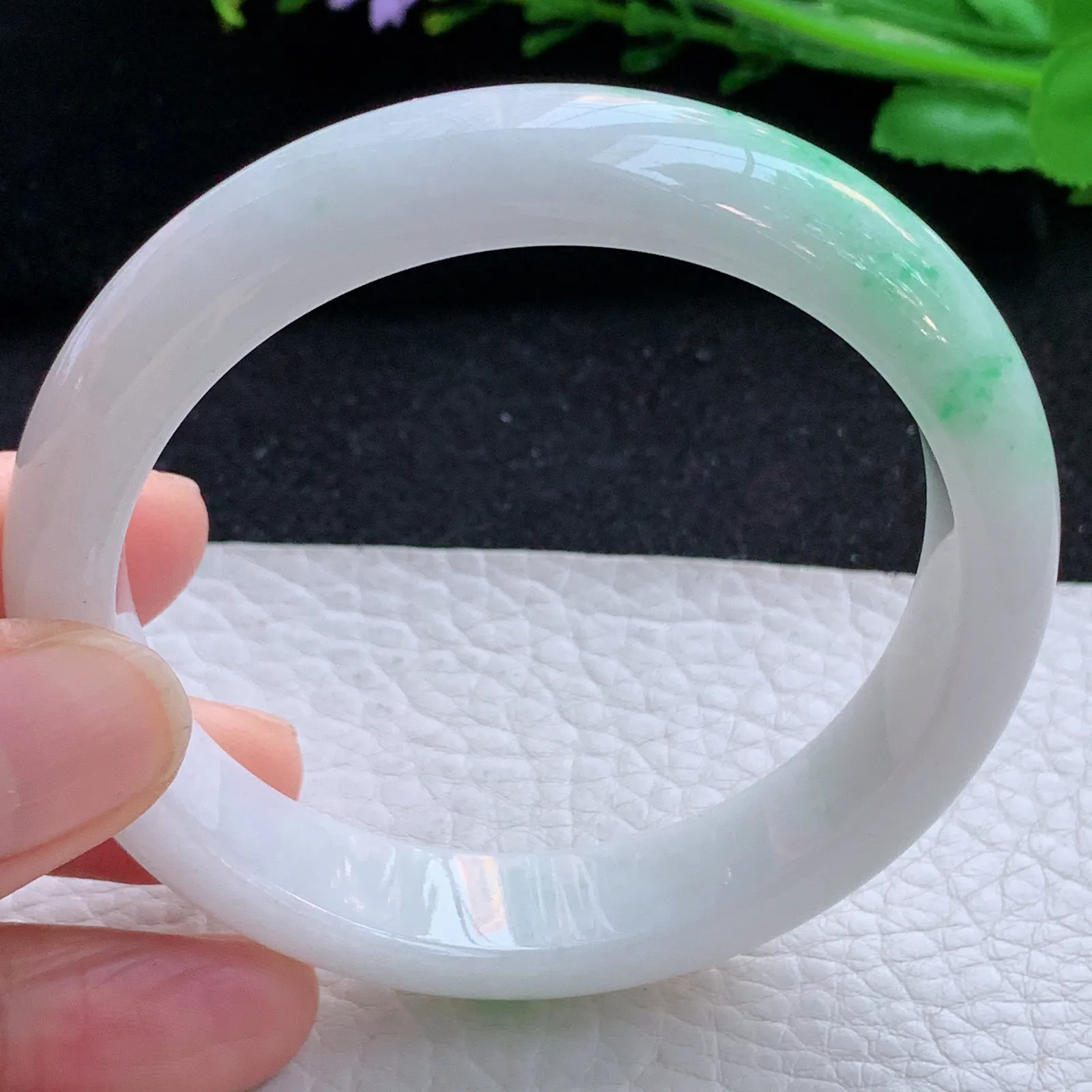 yh自然光57*12.8*7.8平安镯 缅甸翡翠a货玉手镯飘绿秀气宽边玉手环 美人镯