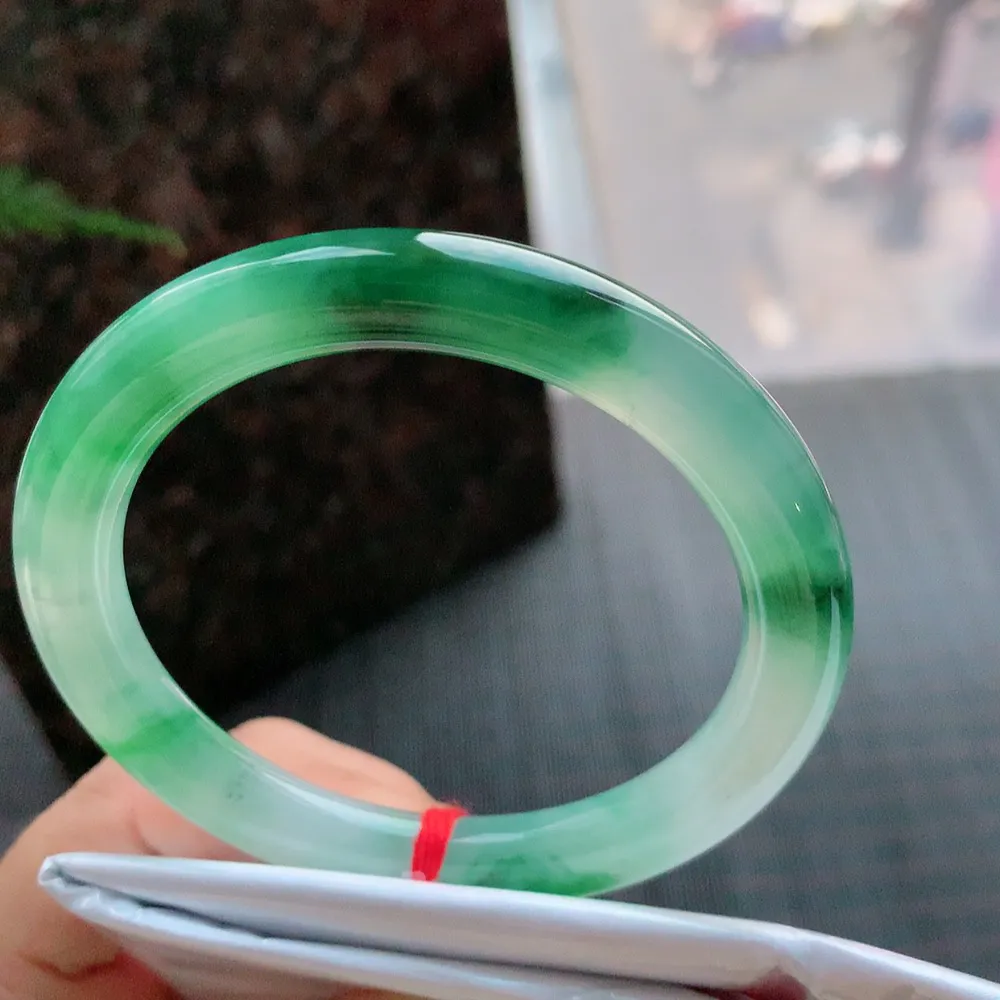 圆条高冰辣绿 无瑕 尺寸:57.5/8.6/9.2 种色兼备