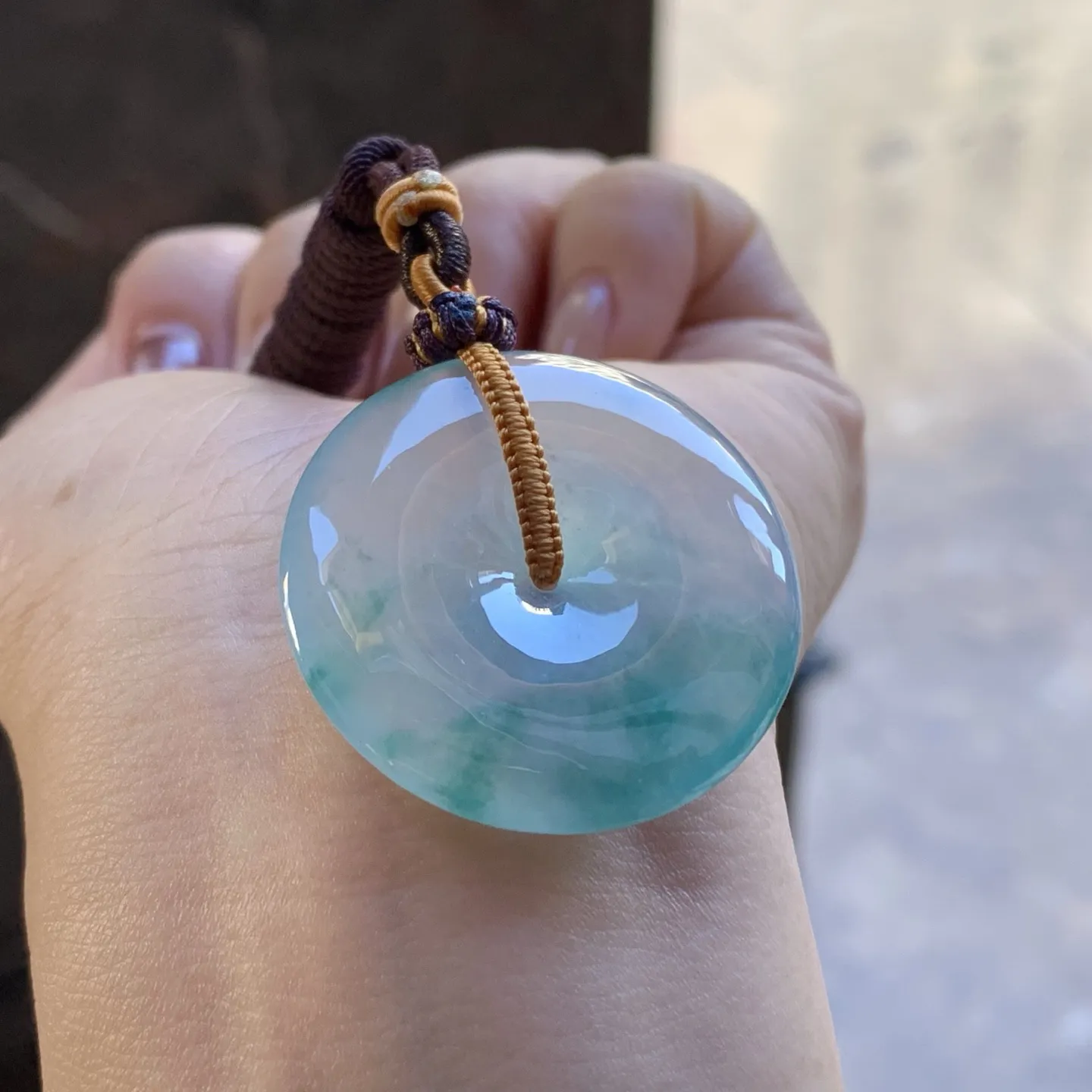 冰种飘花平安扣
花色漂亮