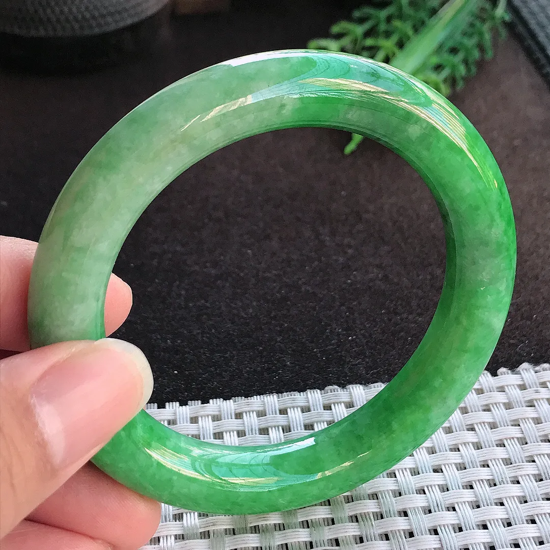 天然a货翡翠55.5/10.7/10.6老坑精美温润辣阳绿满绿圆条手镯玉手镯