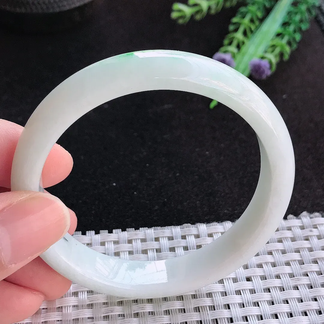 天然a货翡翠56/12/7.3老坑精美温润飘绿手镯宽边玉手镯