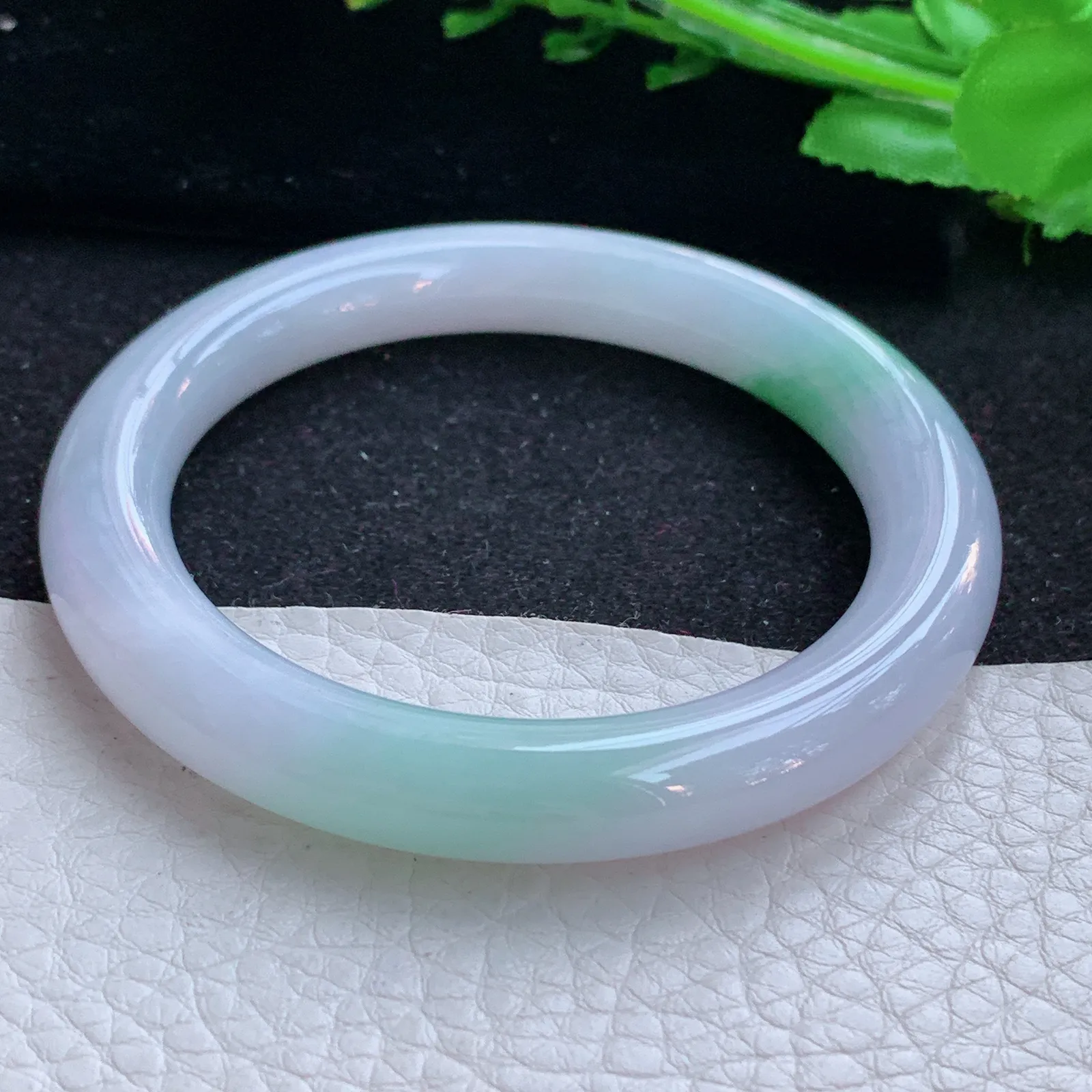 yh自然光54*9.5叮当镯 缅甸翡翠a货玉手镯清新飘绿圆条玉手环 美人镯