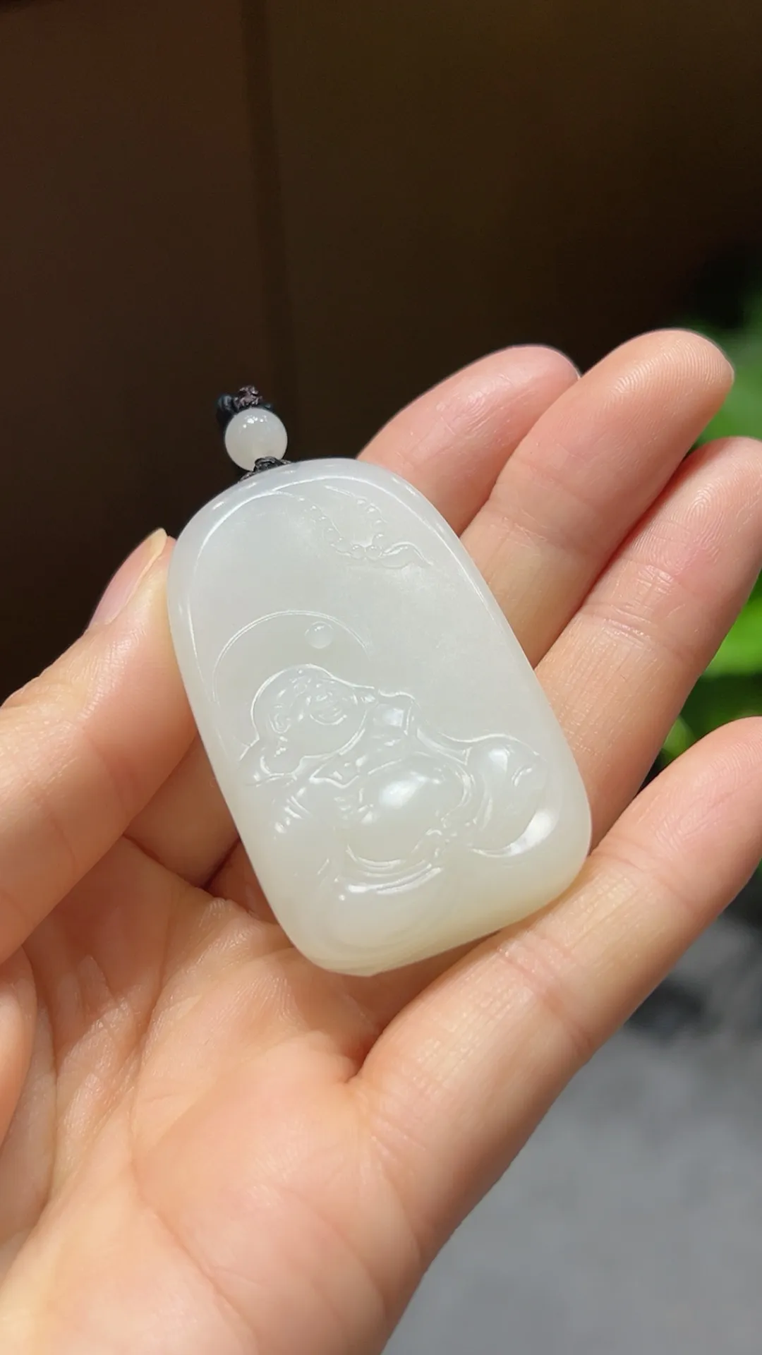 籽料｜一级白细｜弥勒佛

重37.6克 尺寸50*30*13m m