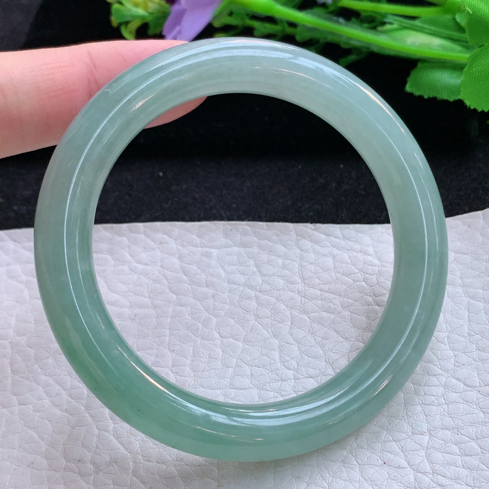 xc自然光54*9.6叮当镯 缅甸翡翠a货玉手镯冰晴秀气圆条玉手环