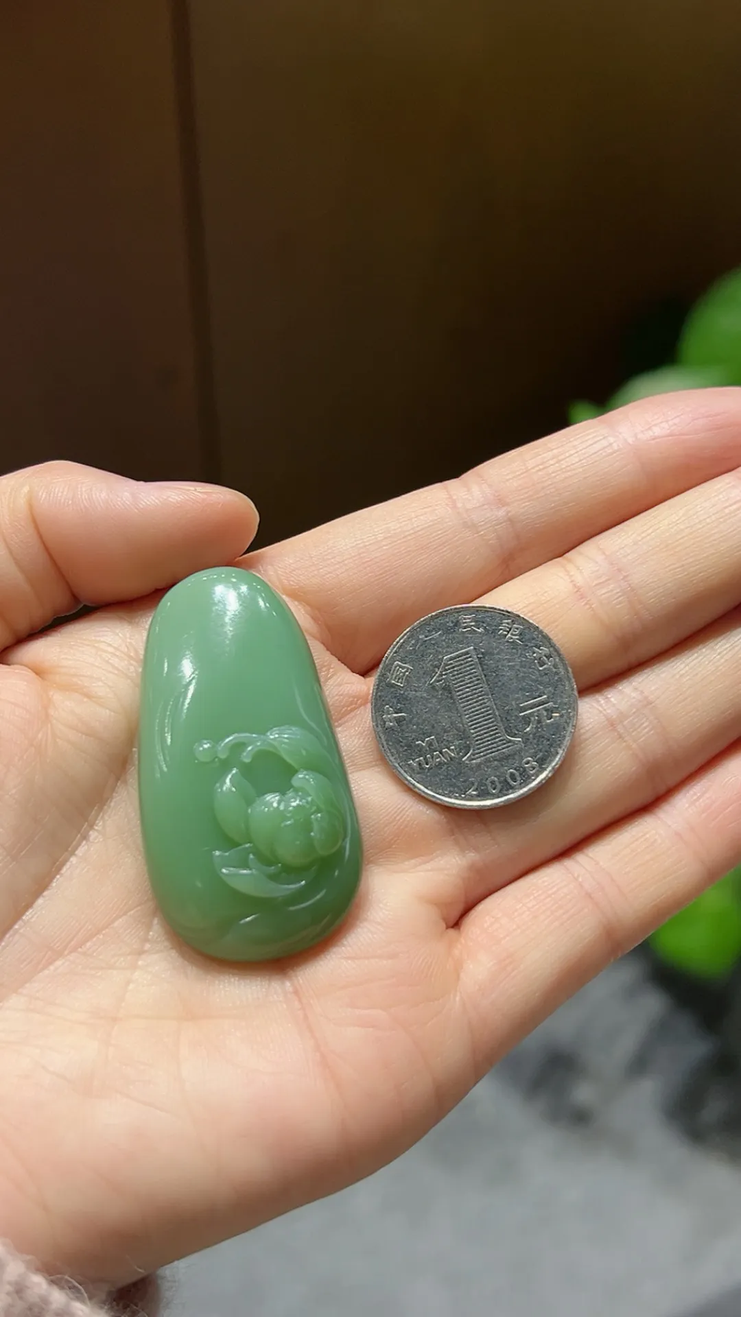 碧玉｜粉绿｜莲香🪷

重22.4克 尺寸47*25*13mm