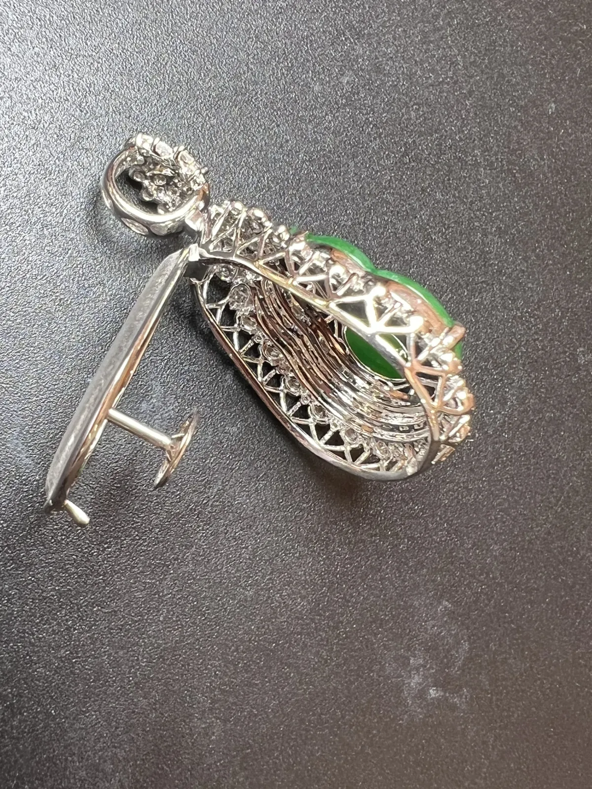 满色葫芦整体尺寸33.5*20.1*10.9 裸石尺寸16.5*13.5*2.8