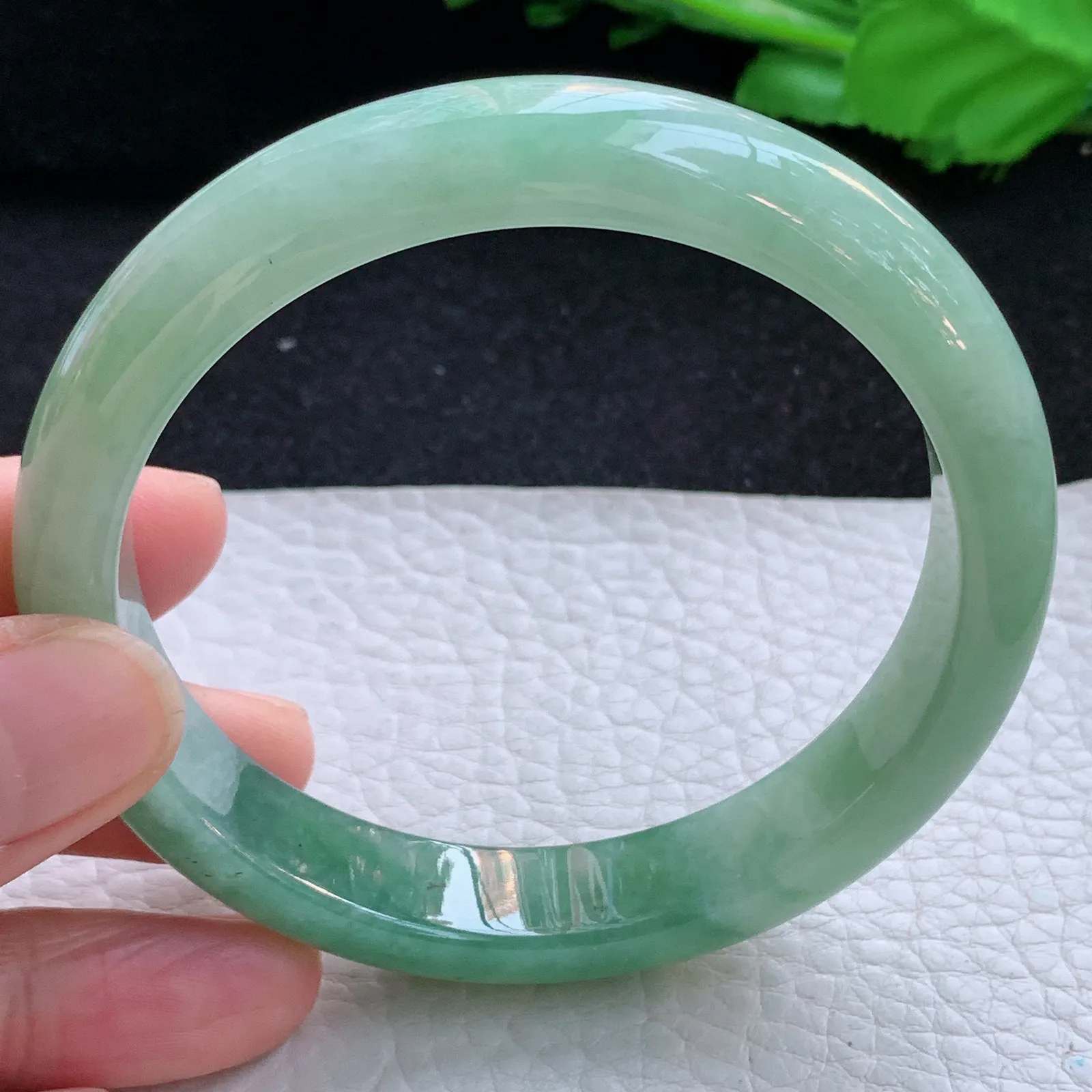 yh大圈口61.5*12.6*8招财镯 缅甸翡翠a货玉手镯半山水宽边玉手环