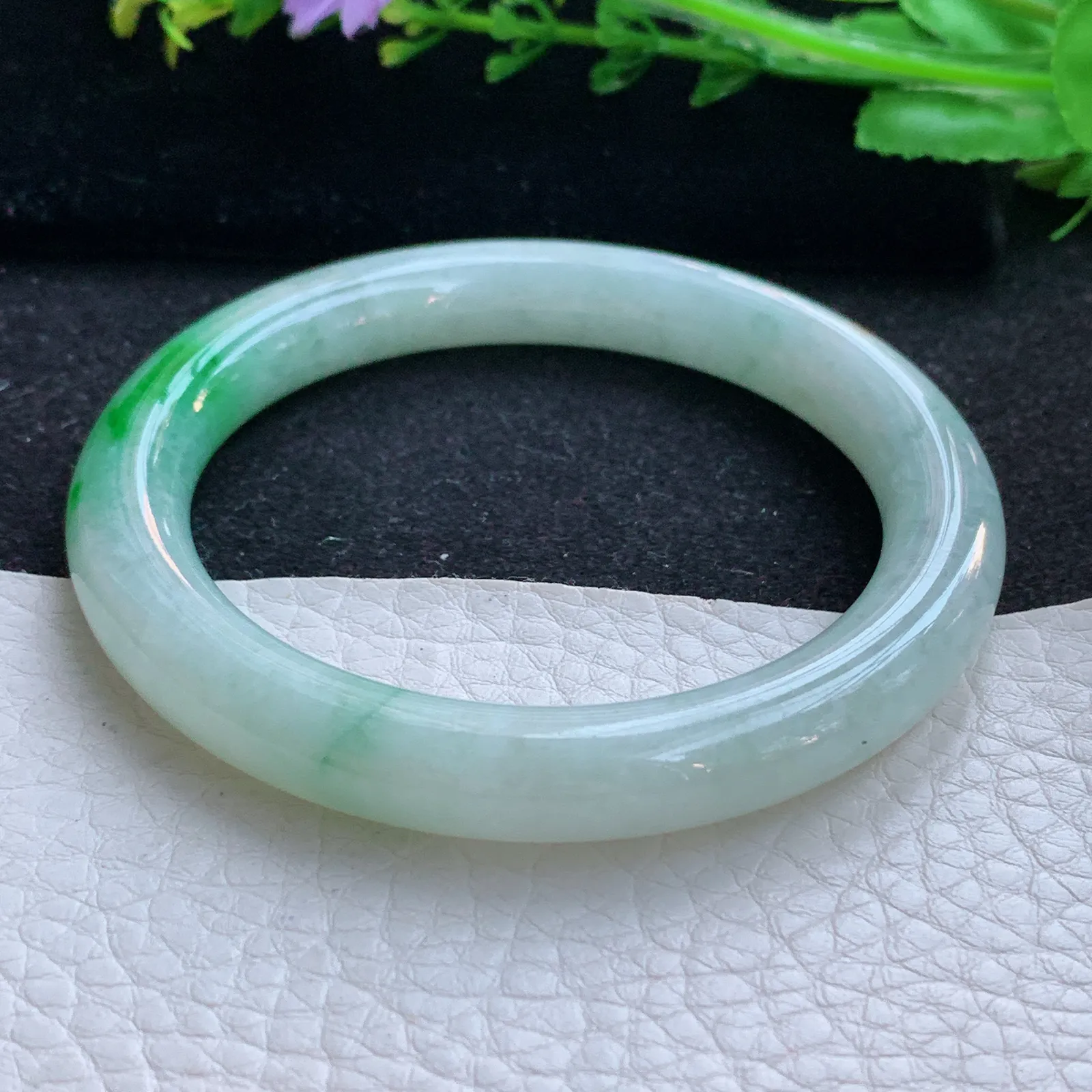 xx自然光55*9.3美人镯 缅甸翡翠a货玉手镯飘阳绿圆条玉手环