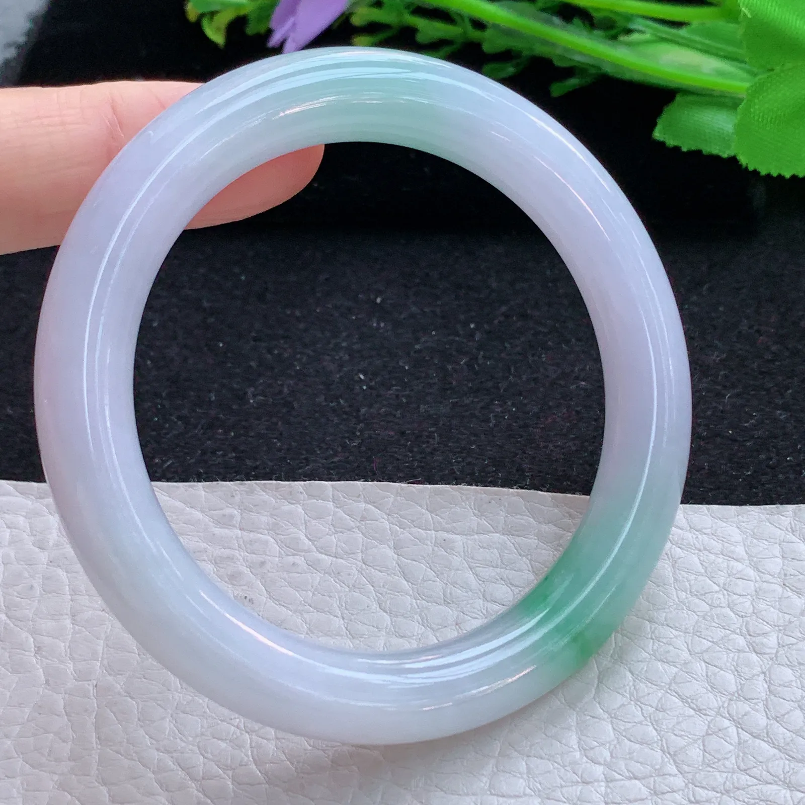 yh自然光54*9.5叮当镯 缅甸翡翠a货玉手镯清新飘绿圆条玉手环 美人镯