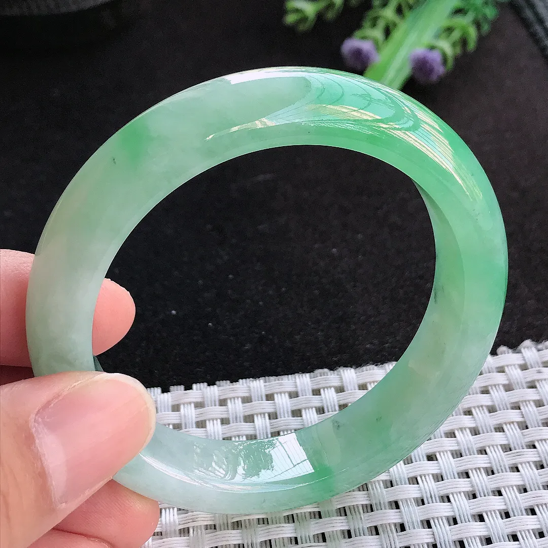 天然a货翡翠53/12.7/8.6老坑冰胶果冻满绿甜绿手镯宽边玉手镯