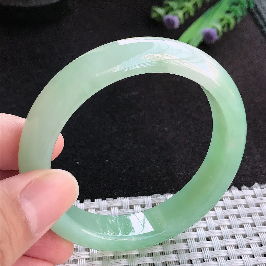 天然a货翡翠55/12.8/8.3老坑冰胶果冻冰晴满绿甜绿手镯宽边玉手镯