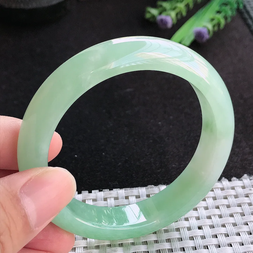 天然a货翡翠55/12.8/8.3老坑冰胶果冻冰晴满绿甜绿手镯宽边玉手镯