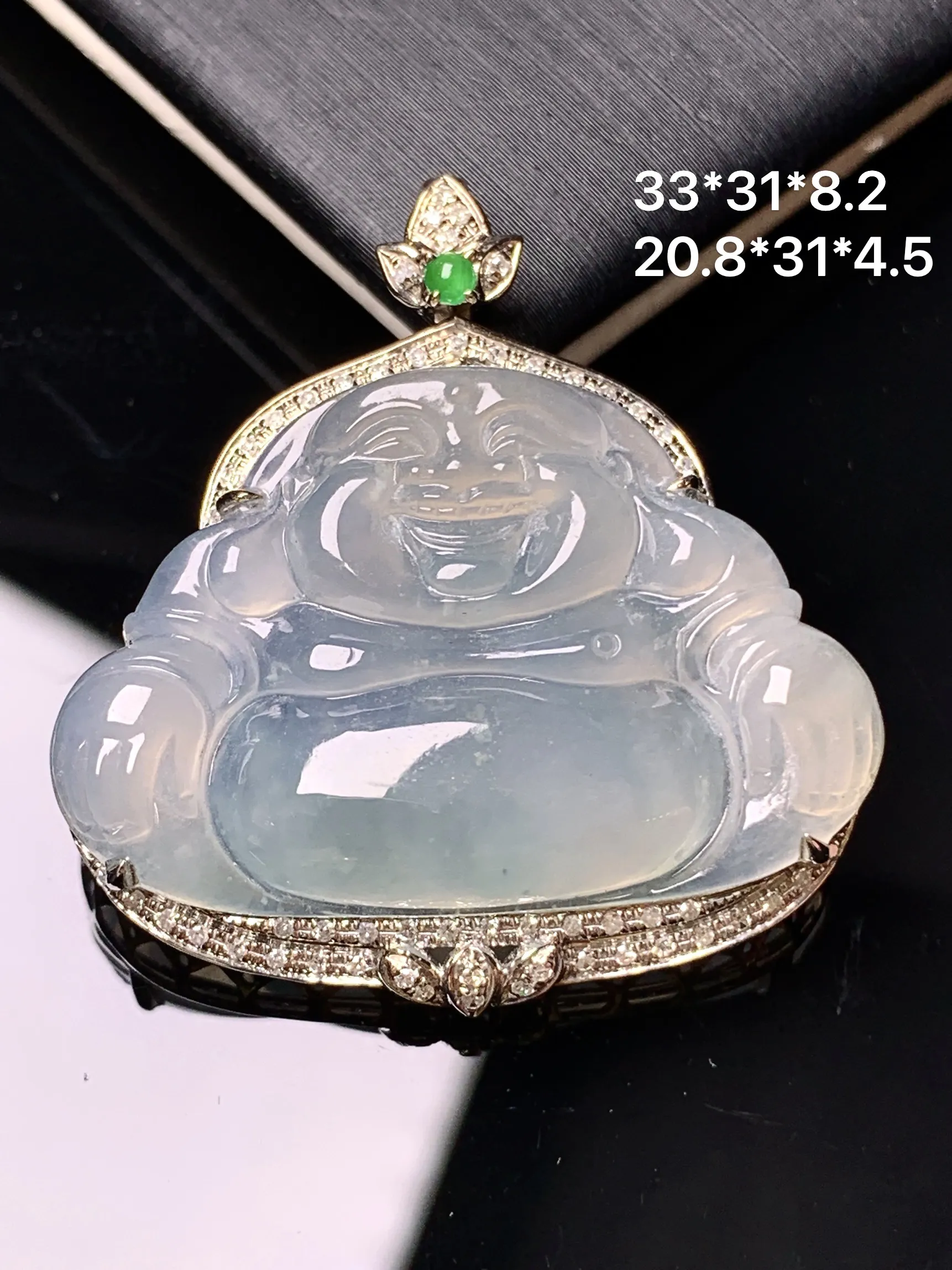 18k金钻镶嵌冰种佛公吊坠 玉质细腻 色泽艳丽清新 整体尺寸33*31*8.2