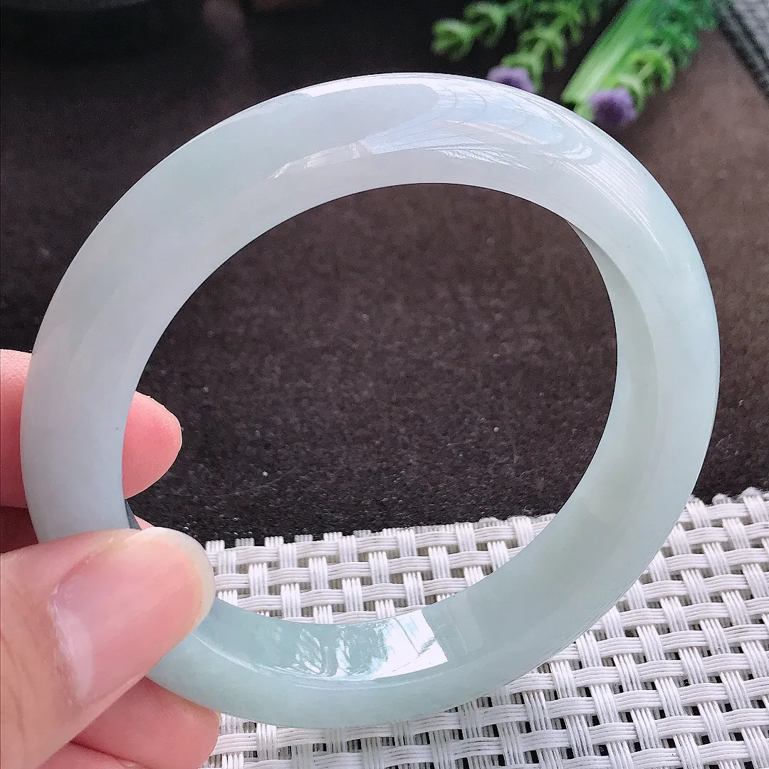 天然a货翡翠59/12.4/9.5老坑秀气冰胶天空蓝手镯宽边玉手镯