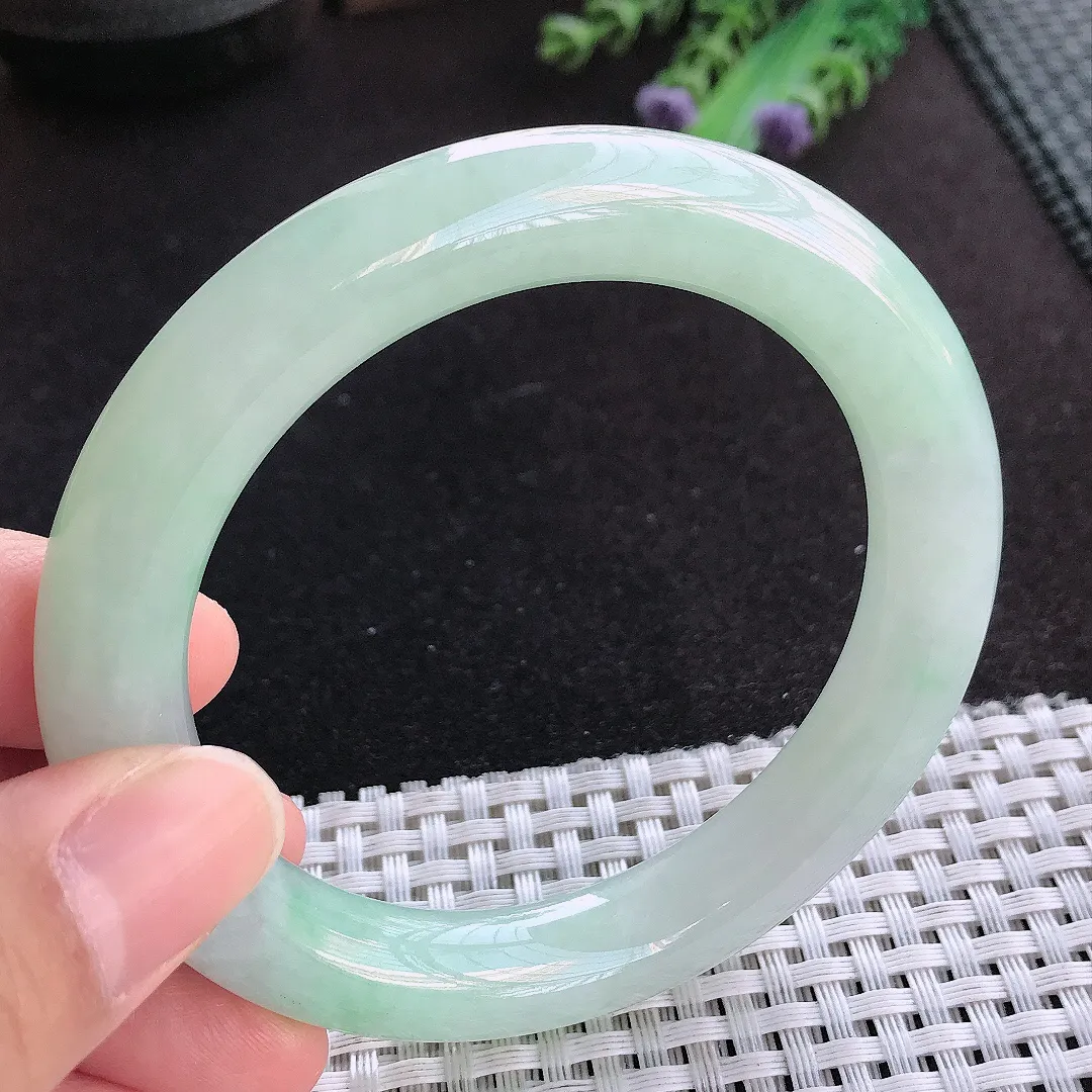 天然a货翡翠57/10.8/10.6老坑冰胶果冻飘绿圆条手镯玉手镯