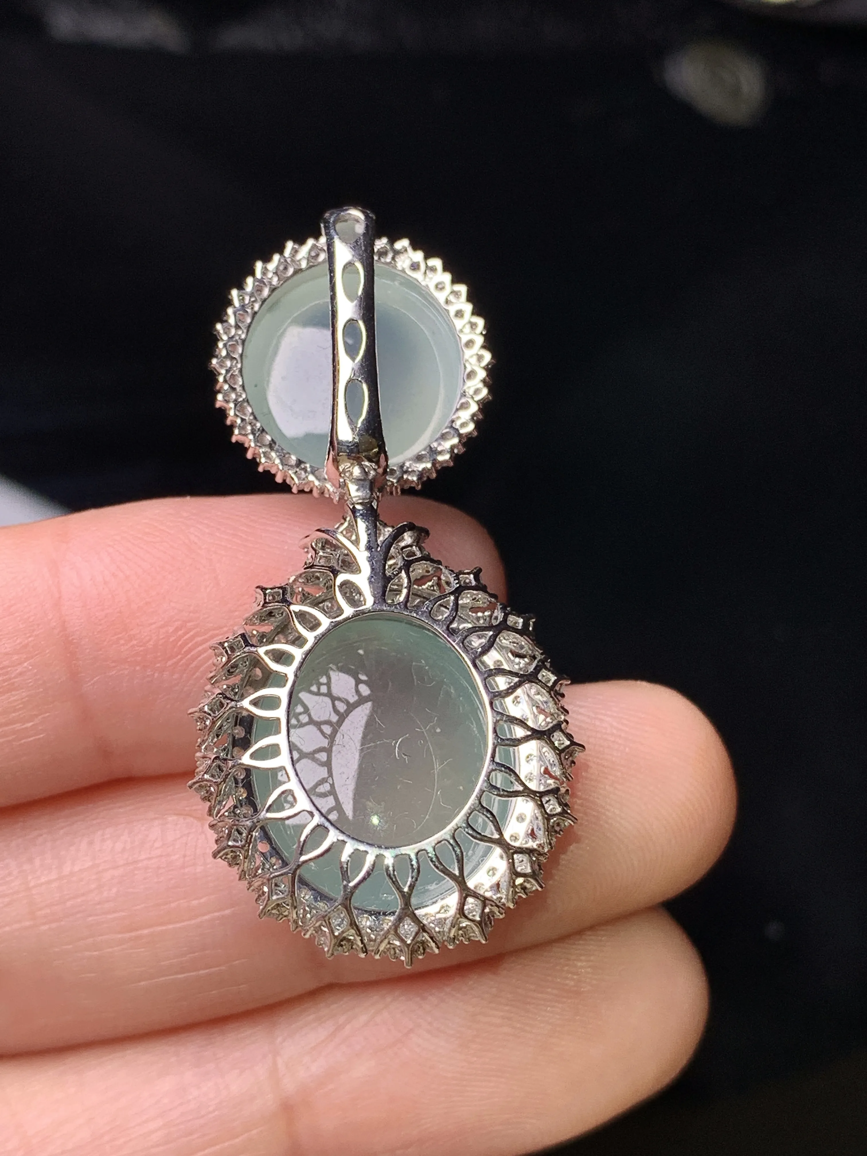 18k金钻镶嵌冰种蛋面组合吊坠 玉质细腻 色泽清新艳丽 整体尺寸39.7*19.5*11.6