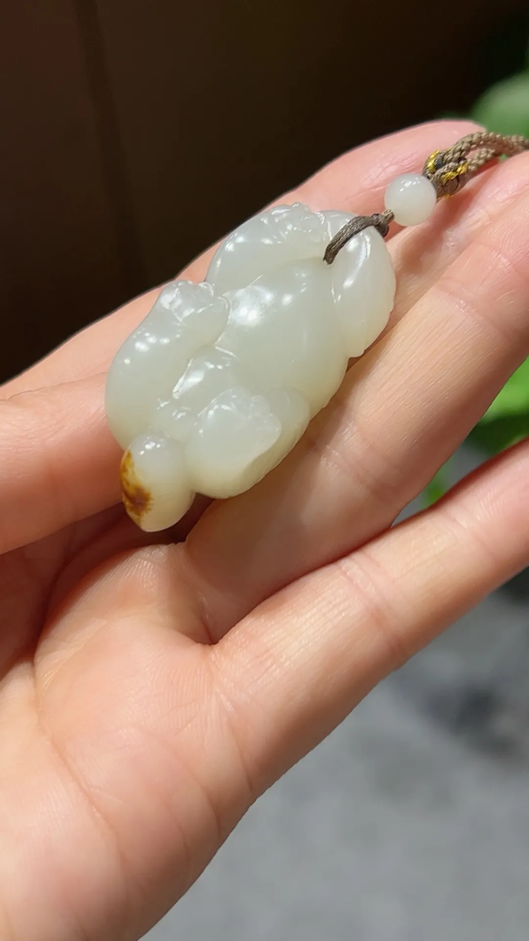 籽料｜红皮｜小萌虎

重26.1克 尺寸44*22*18m m