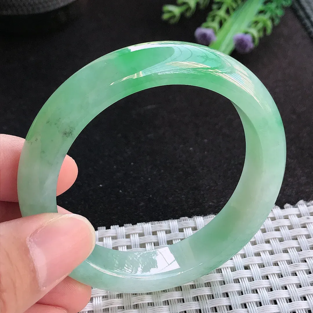 天然a货翡翠53/12.7/8.6老坑冰胶果冻满绿甜绿手镯宽边玉手镯