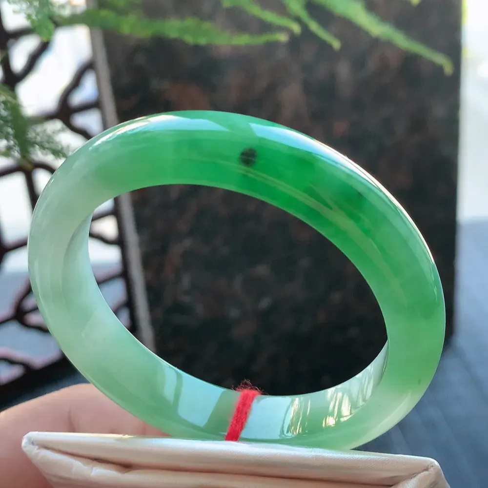 正圈一大节翠绿 无瑕 尺寸:53.5/11.7/7.4 色好