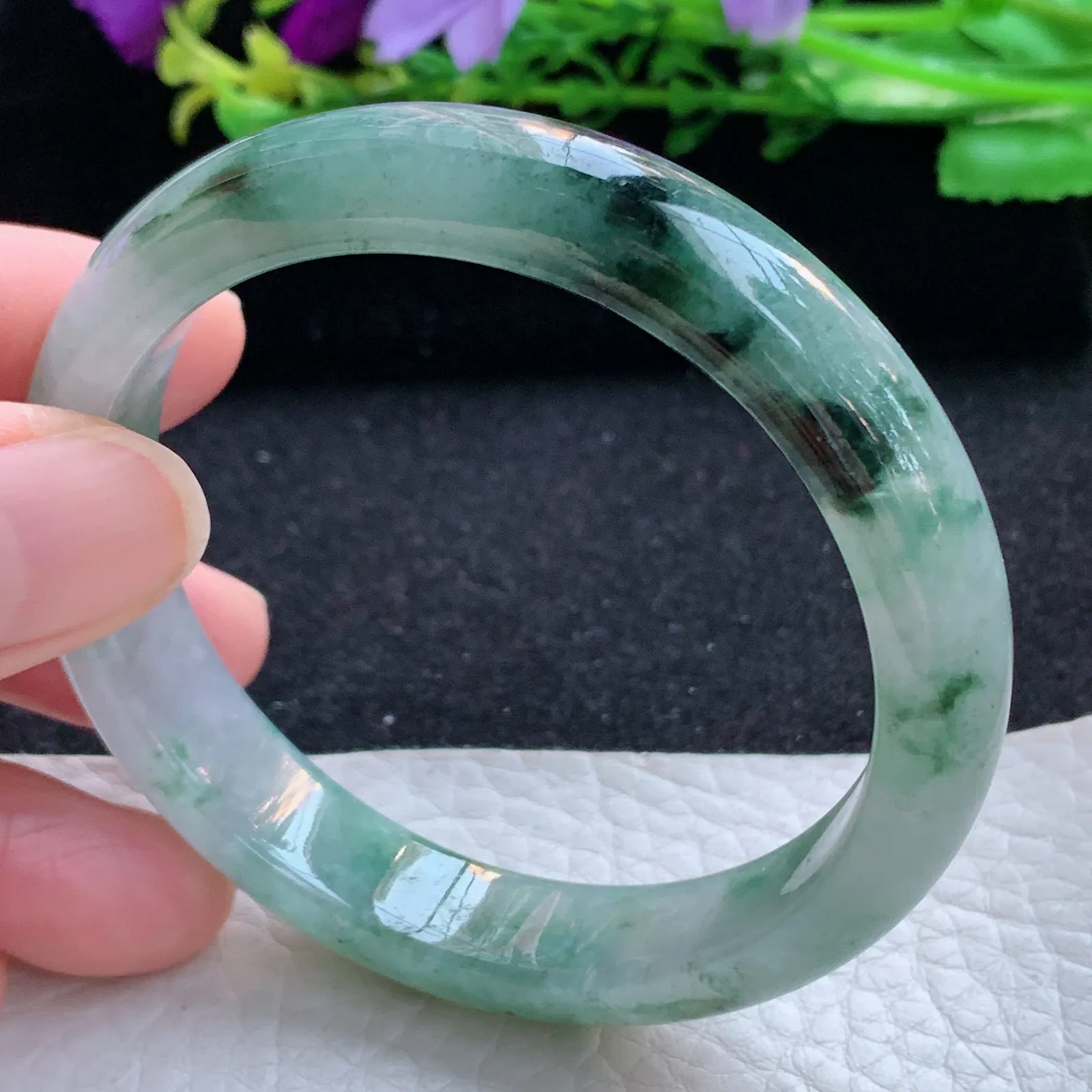 n自然光54.5*11.6*7平安镯 缅甸翡翠a货玉手镯冰飘花宽边玉手环 美人镯