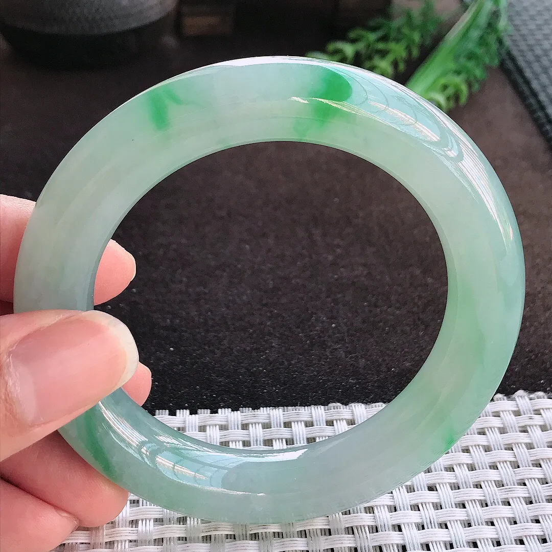 天然a货翡翠56.5/12.4/12老坑冰胶果冻飘阳绿胖圆条手镯玉手镯