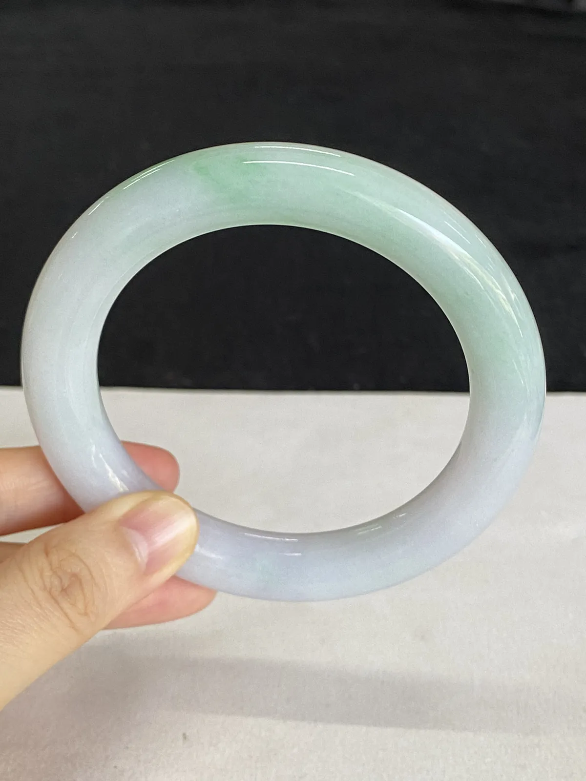 圆镯59.6圈口，翡翠糯化种飘绿手镯