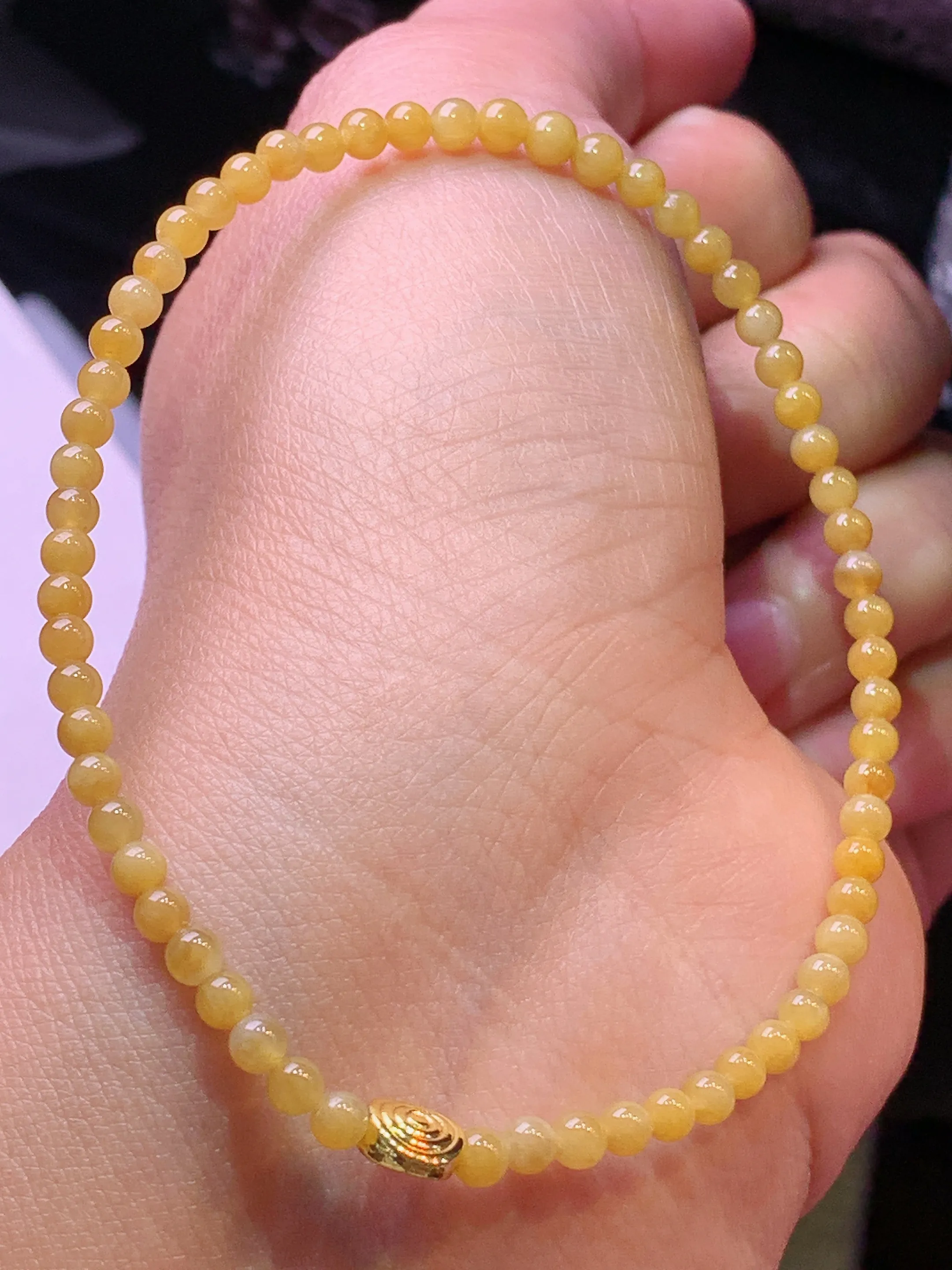 黄翡小米珠手链 玉质细腻 色泽艳丽清新 整体尺寸3.2