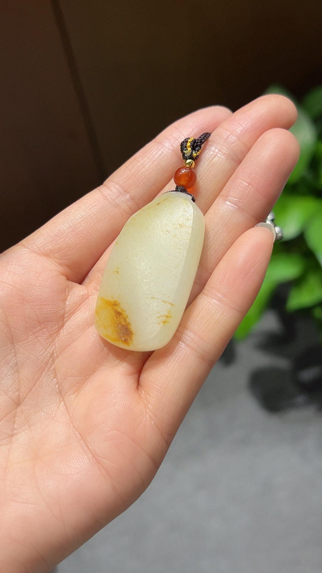 籽料｜满皮｜平安无事牌

重23克 尺寸45*25*10m m