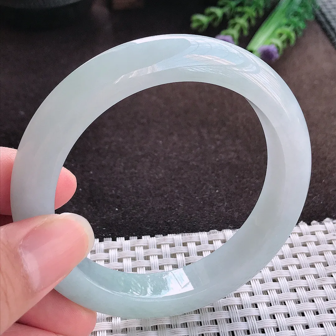 天然a货翡翠59/12.4/9.5老坑秀气冰胶天空蓝手镯宽边玉手镯