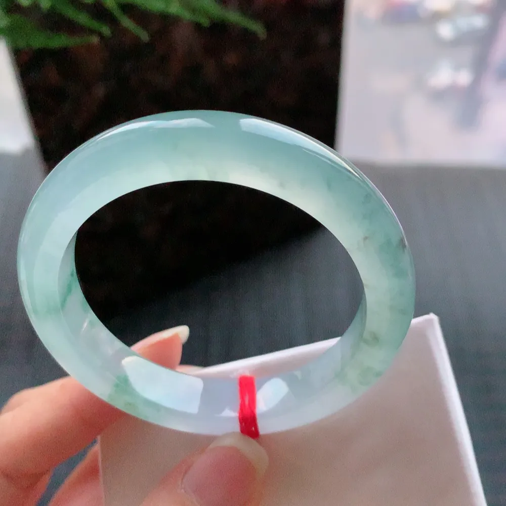 正圈冰玻飘花 无瑕 尺寸:52.3/11.1/8.2 花美 荧光闪闪