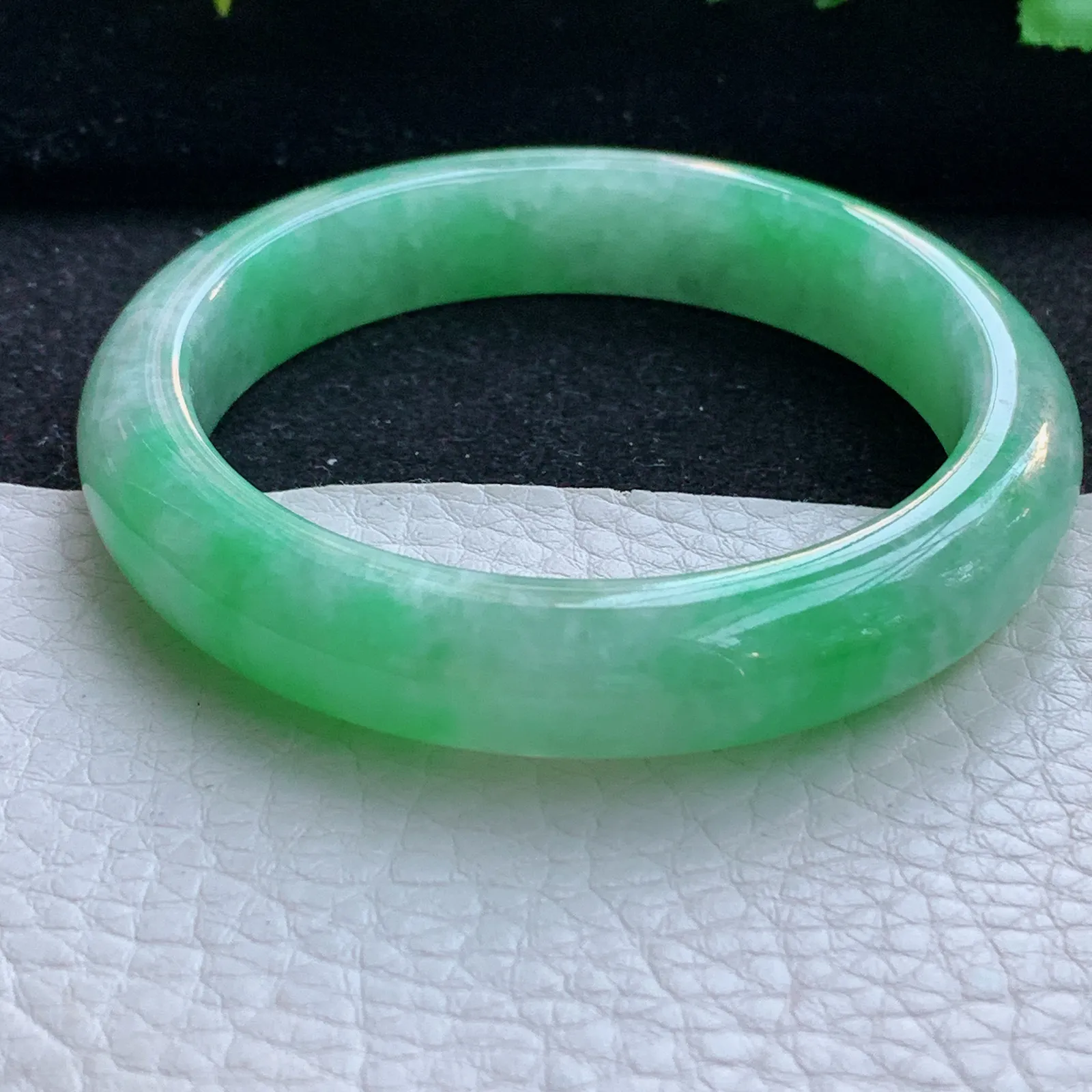 ay自然光53.5*11.5*8平安镯 缅甸翡翠a货玉手镯冰绿宽边玉手环