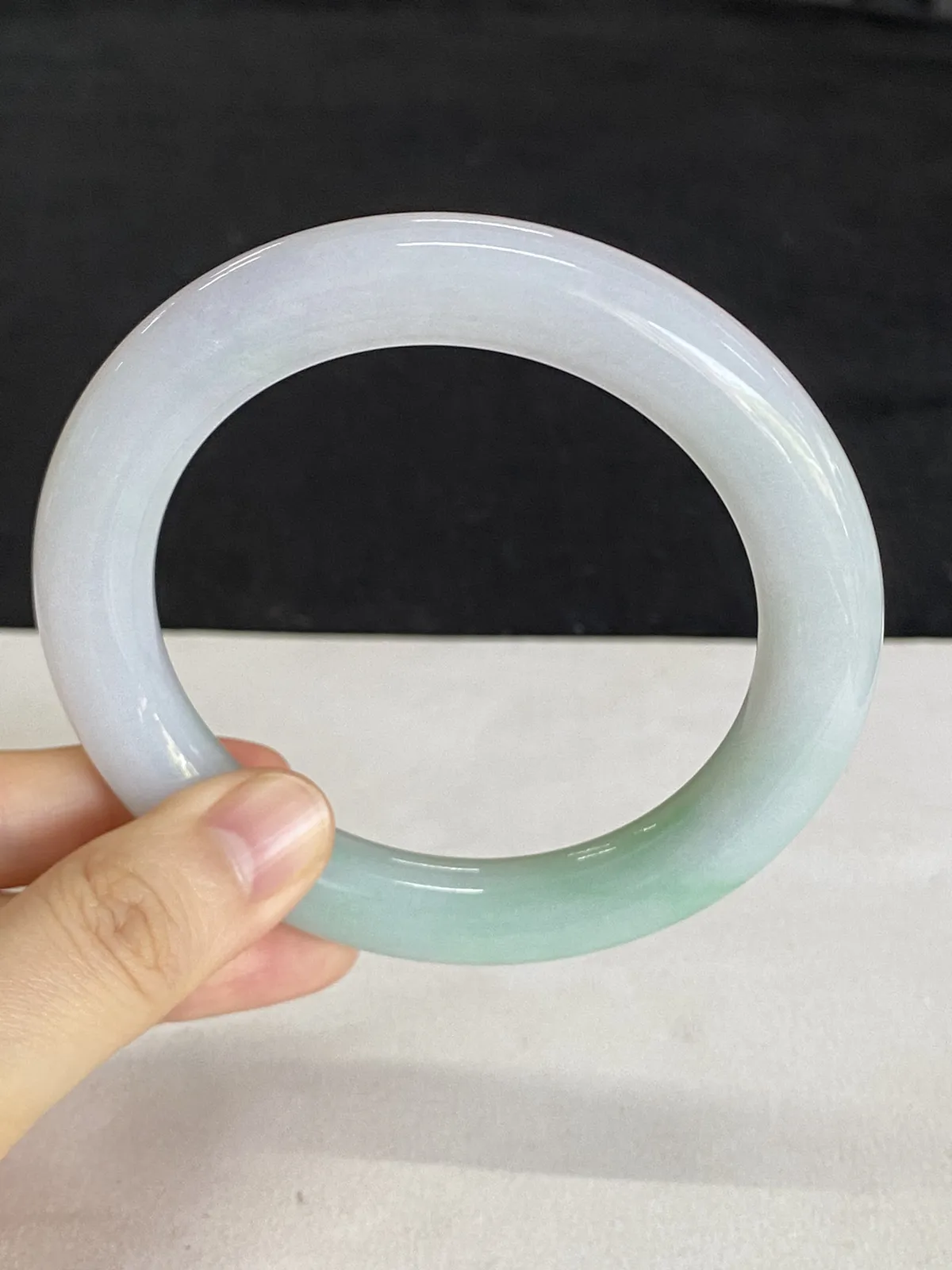 圆镯59.6圈口，翡翠糯化种飘绿手镯