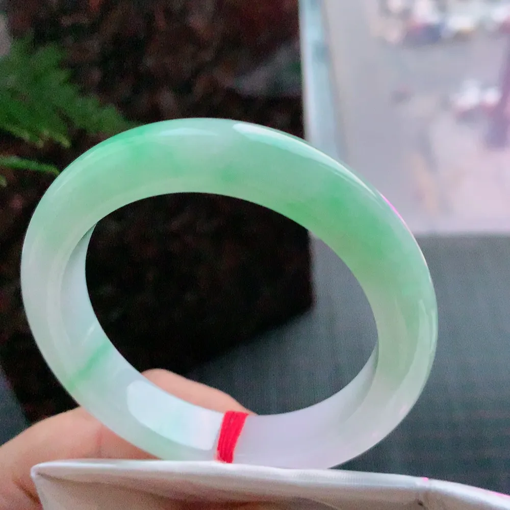 正圈冰阳绿 无瑕 尺寸:55.2/12.1/9.4 色好