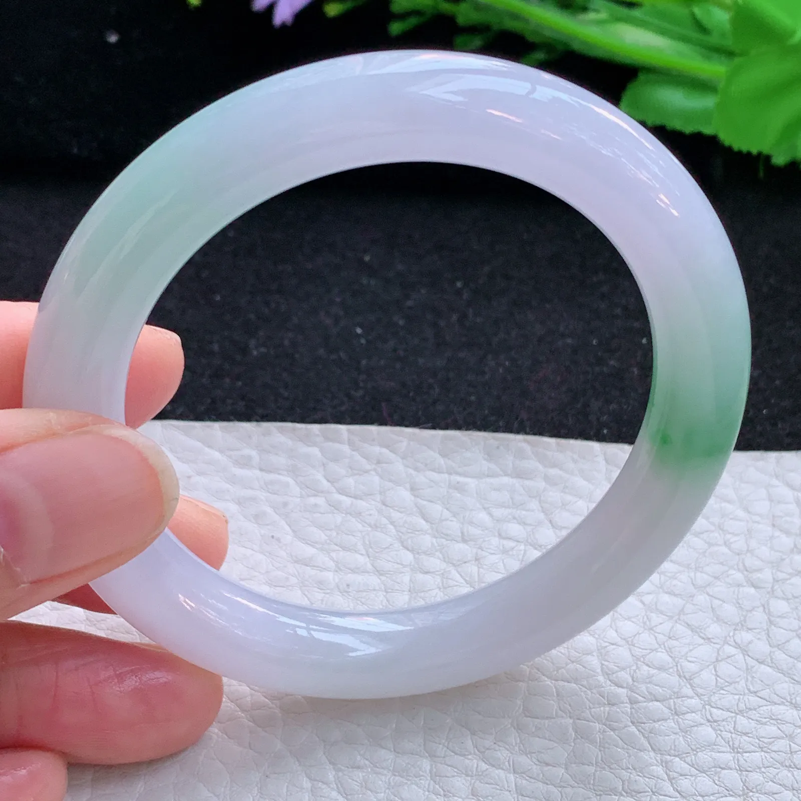 yh自然光54*9.5叮当镯 缅甸翡翠a货玉手镯清新飘绿圆条玉手环 美人镯