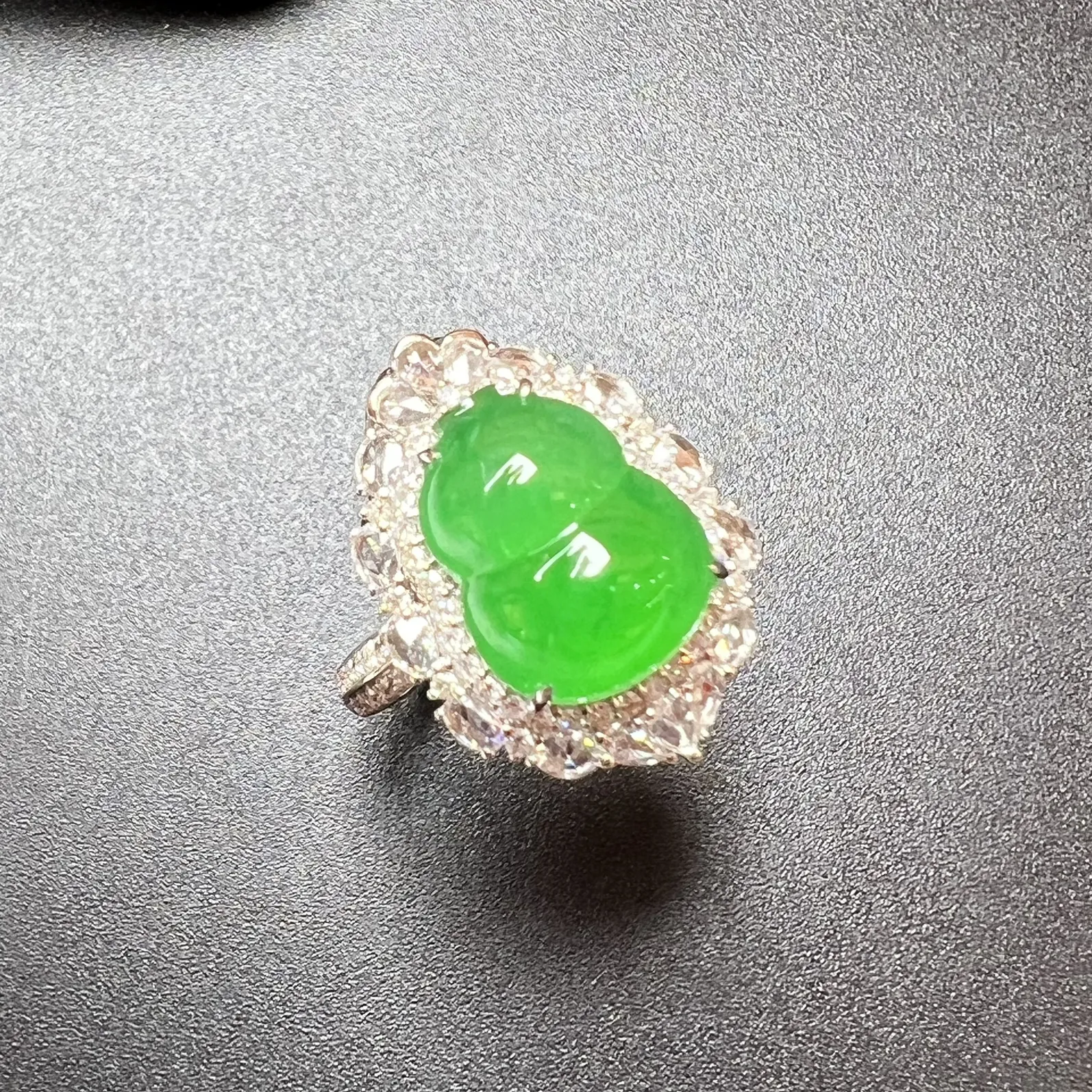 满绿双用款葫芦戒指+坠整体尺寸26.6*15*13.7 裸石尺寸12.6*9.8*5.5