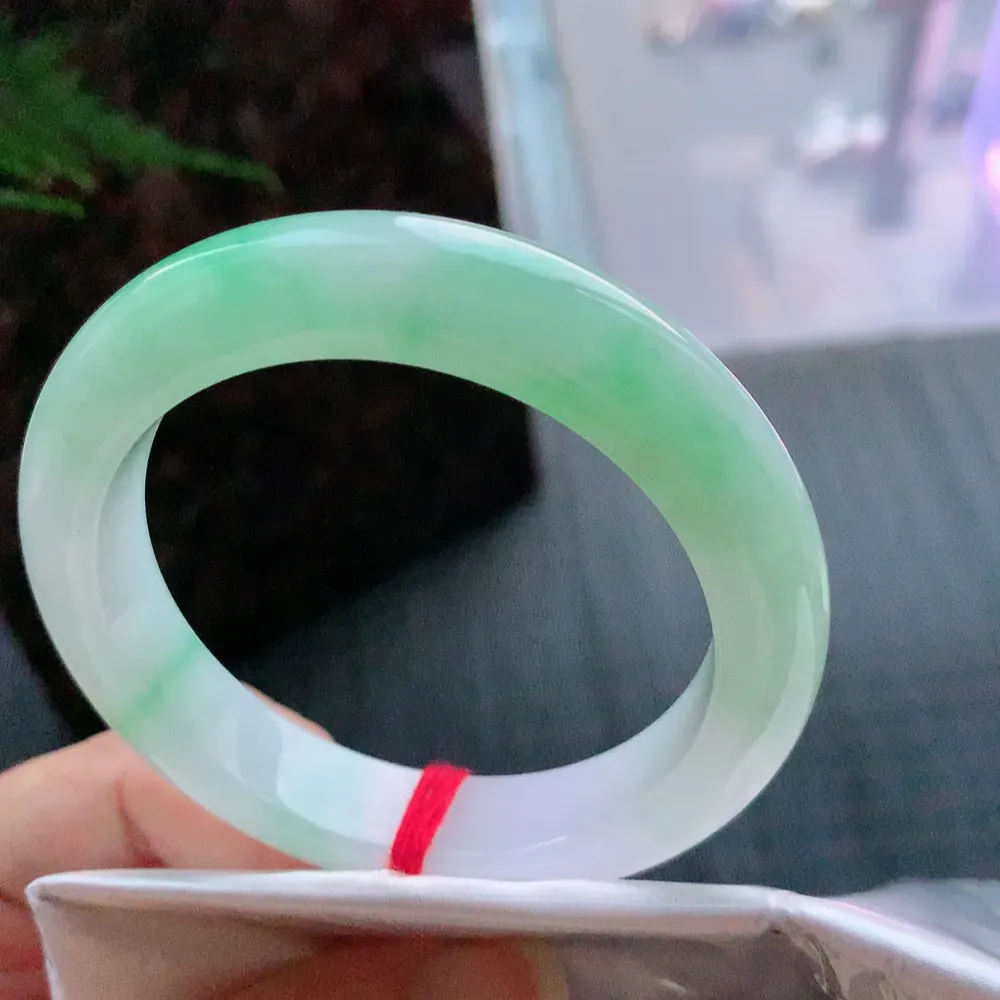 正圈冰阳绿 无瑕 尺寸:55.2/12.1/9.4 色好