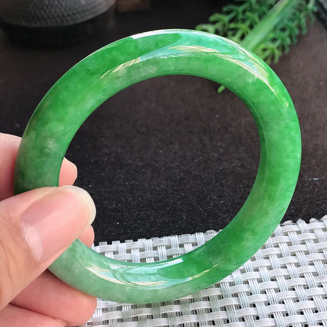 天然a货翡翠55.5/10.7/10.6老坑精美温润辣阳绿满绿圆条手镯玉手镯