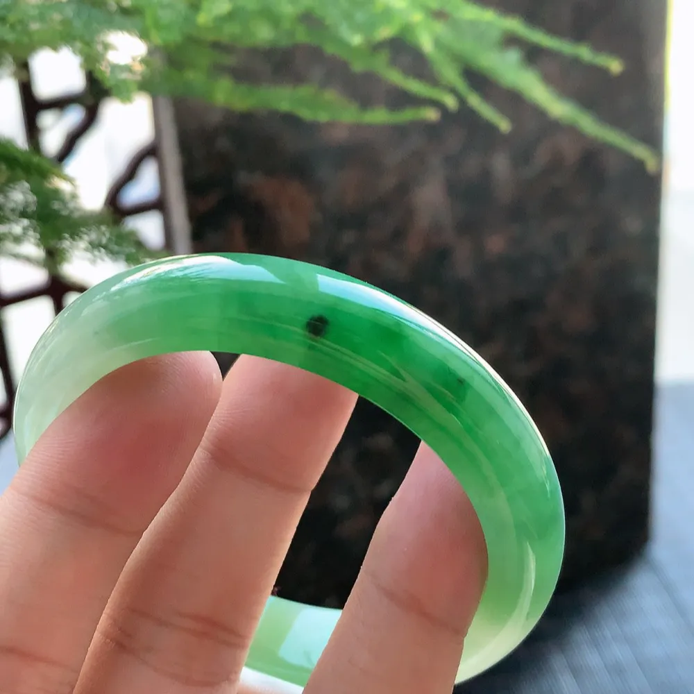 正圈一大节翠绿 无瑕 尺寸:53.5/11.7/7.4 色好