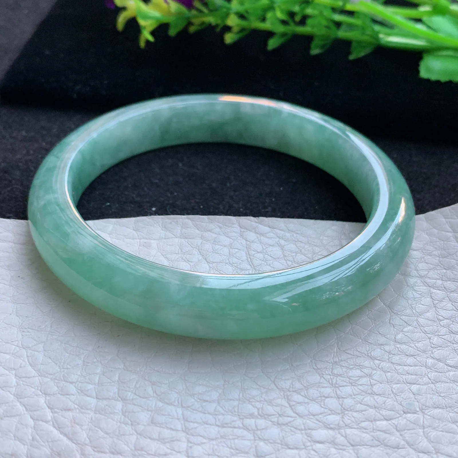 n自然光57*10.5*8.2平安镯 缅甸翡翠a货玉手镯满绿宽边玉手环 美人镯