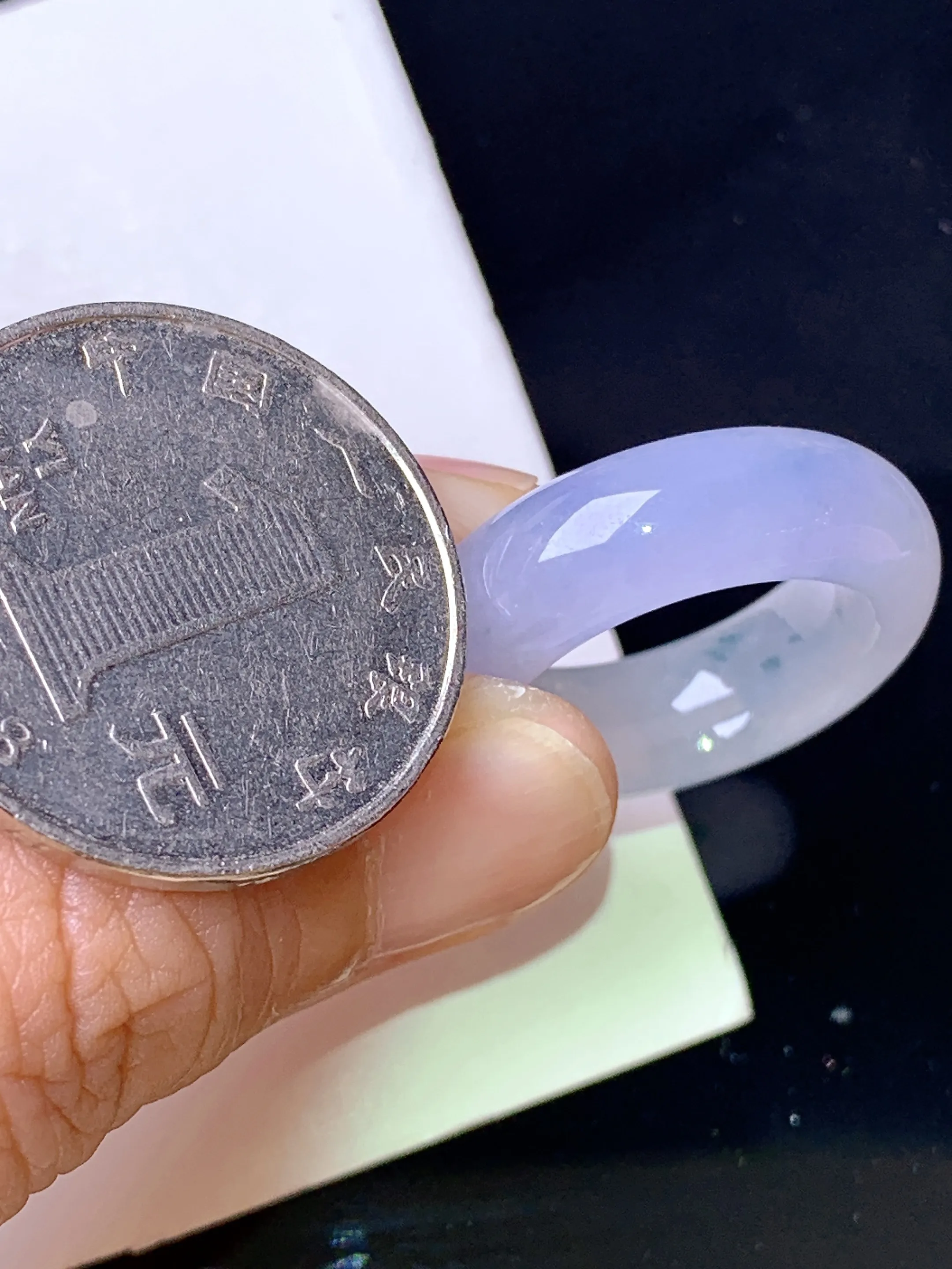 淡紫罗兰指环 玉质细腻 色泽艳丽清新 圈口11 整体尺寸25.2*6.9*4.5