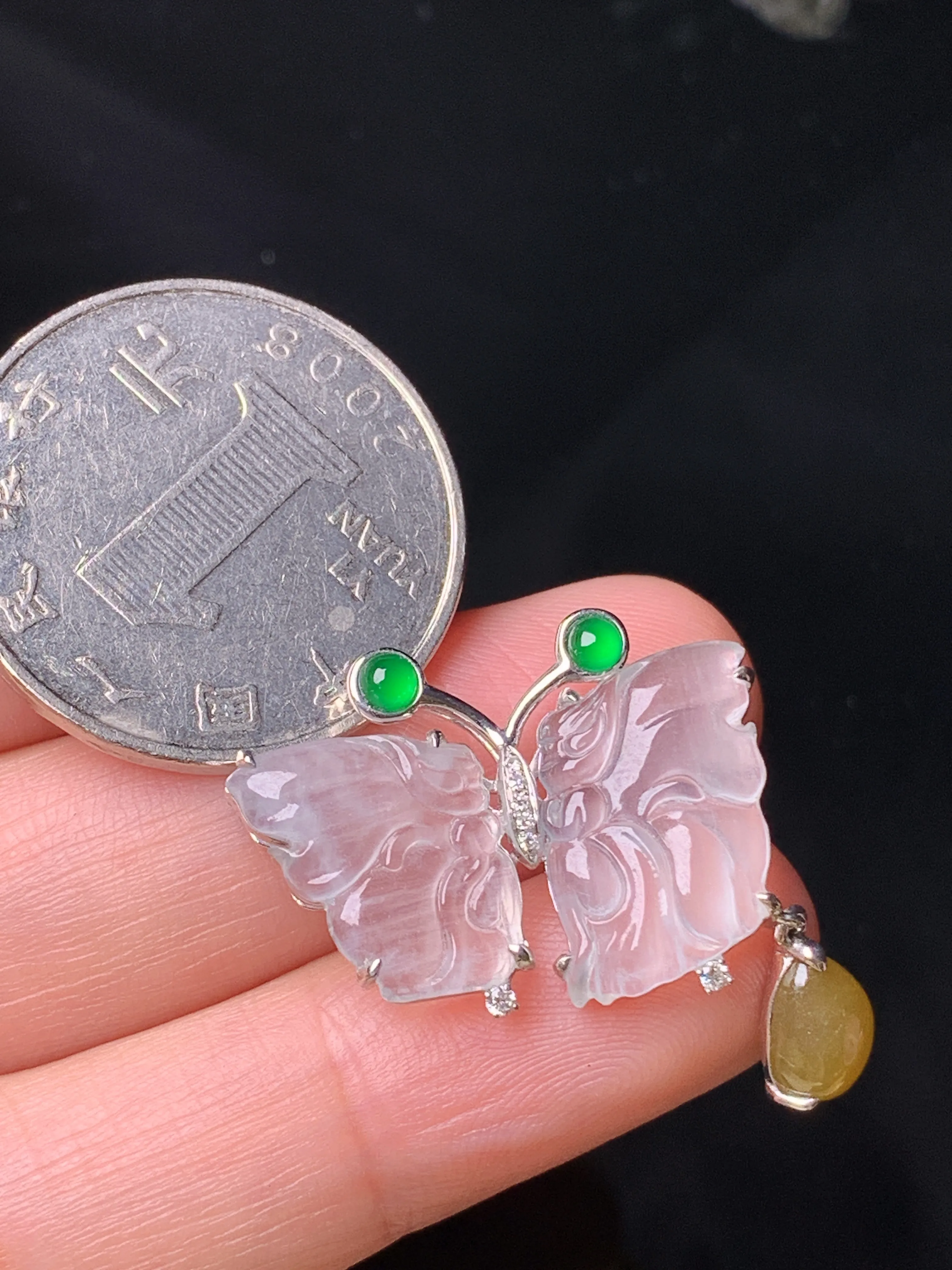 18k金钻镶嵌冰种蝴蝶吊坠 玉质细腻 色泽清新艳丽 整体尺寸25.5*24.7*5