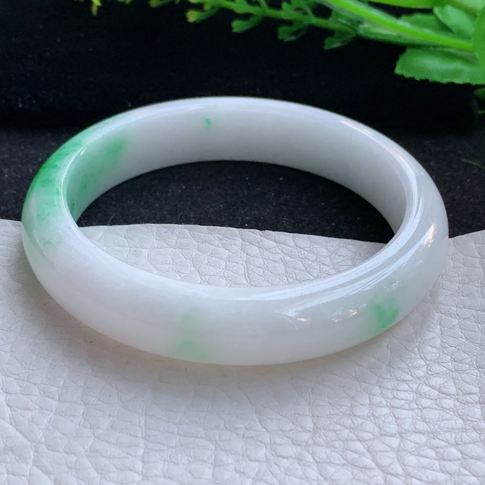 yh自然光57*12.8*7.8平安镯 缅甸翡翠a货玉手镯飘绿秀气宽边玉手环 美人镯