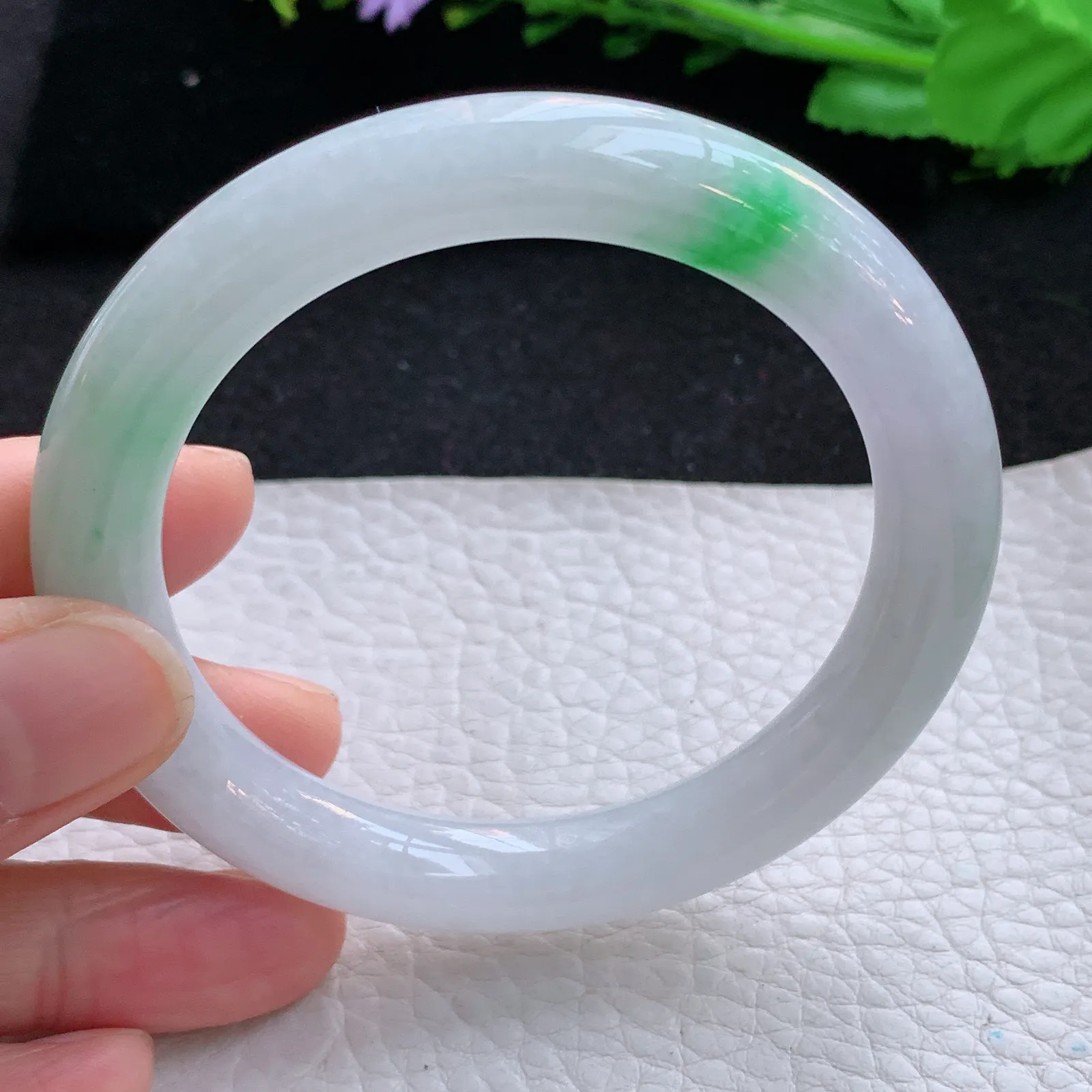 faa自然光55.5*9.8*9.5叮当镯 缅甸翡翠a货玉手镯飘绿圆条玉手环 美人镯