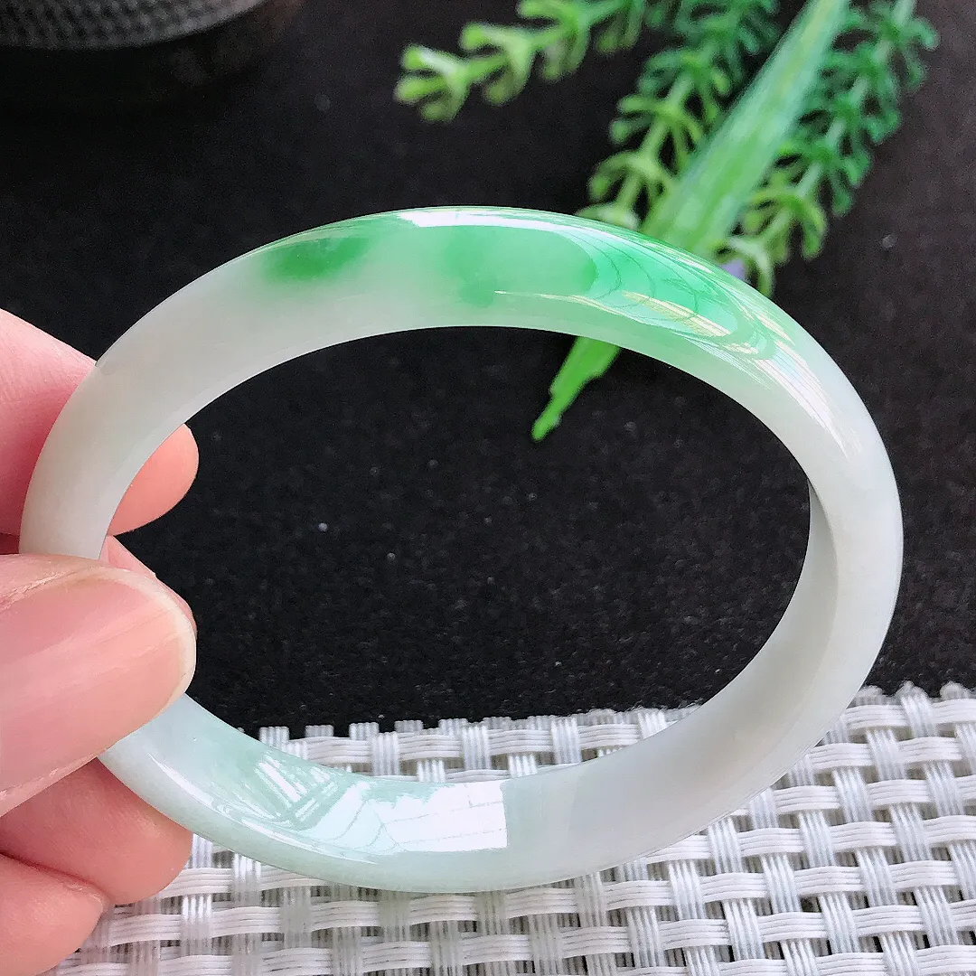 天然a货翡翠54.5/49/10.7/6.5老坑温润飘阳绿贵妃手镯玉手镯