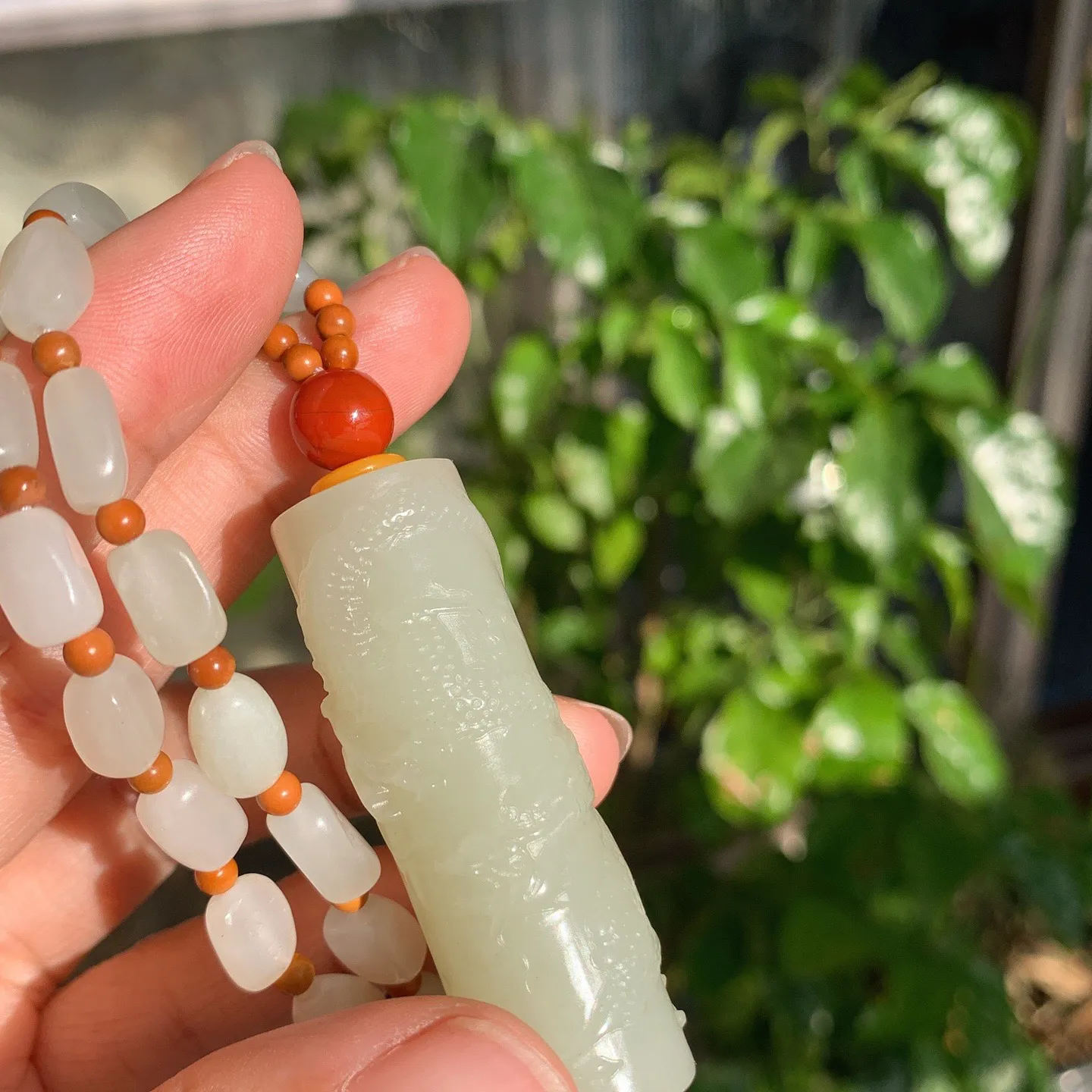 和田玉白玉龙佑一方龙柱挂件。尺寸51/16重59克。玉质细腻油润。手推出油。品相大气。lt251120