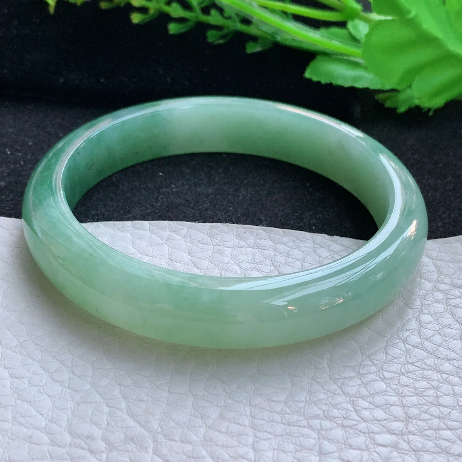 yh大圈口61.5*12.6*8招财镯 缅甸翡翠a货玉手镯半山水宽边玉手环